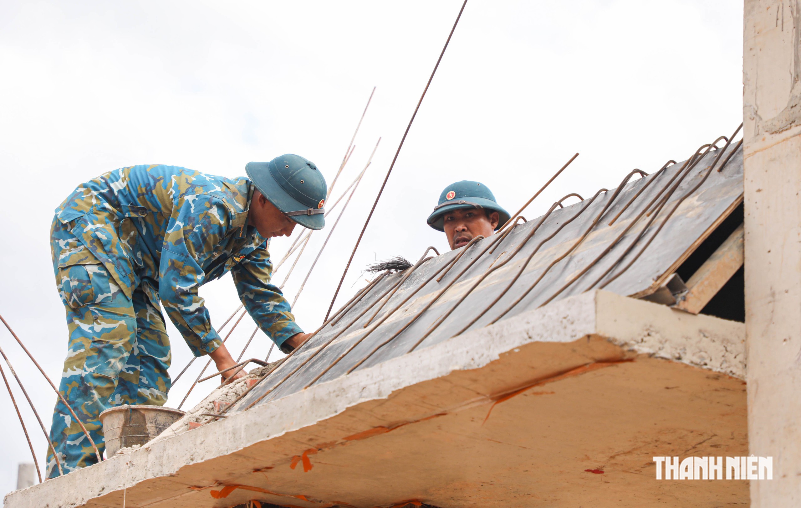 Bộ đội 'chạy đua' với thời gian để tiếng trống khai giảng vang lên ngày 5.9- Ảnh 2.