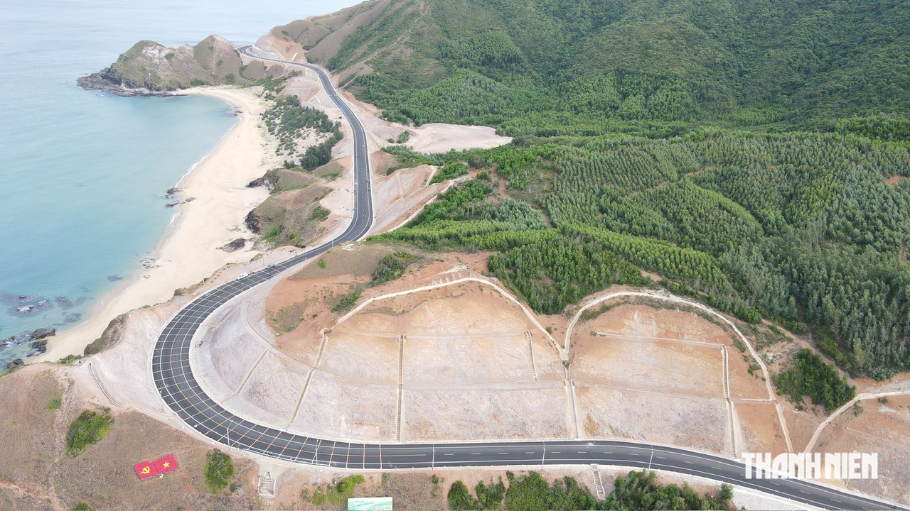 Ngỡ ngàng vẻ đẹp cung đèo Lộ Diêu ven biển Gia Lai - Ảnh 11.