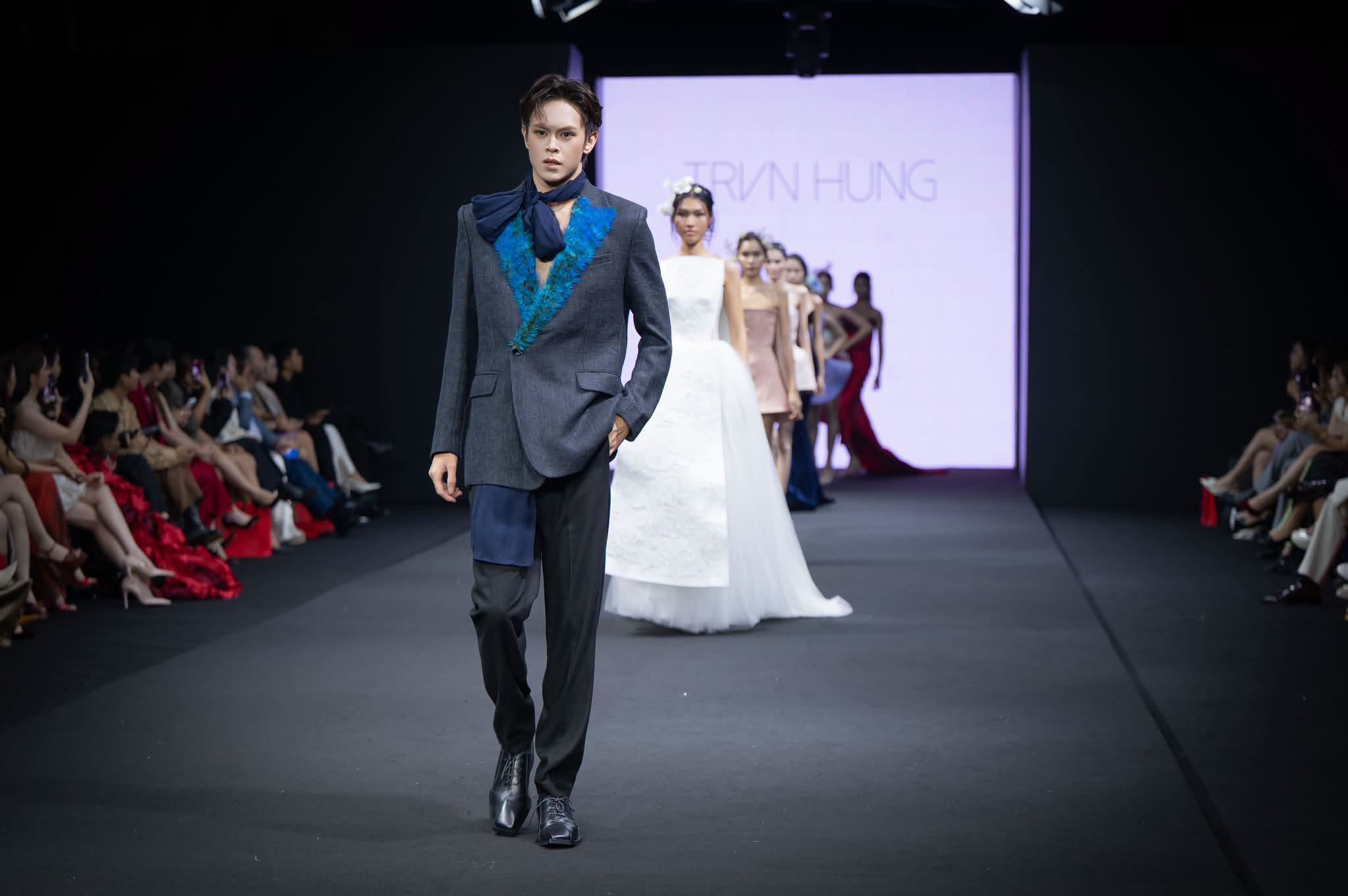 Ngô Thanh Vân lần đầu đưa con lên sàn diễn thời trang - Ảnh 7.