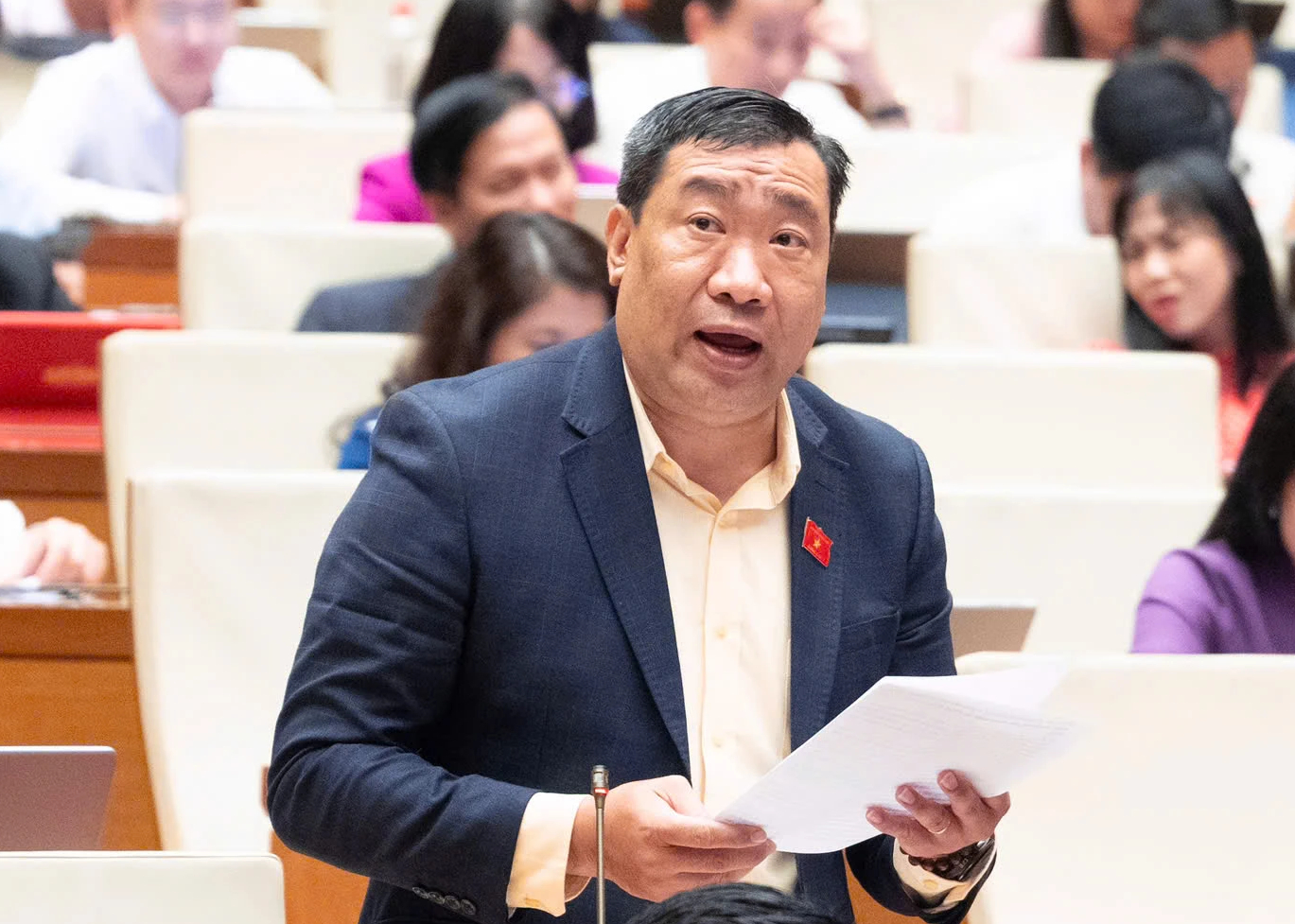 'Nhà ở xã hội 50 m2 giá đã 1 tỉ, bằng 10 năm thu nhập'  - Ảnh 2.
