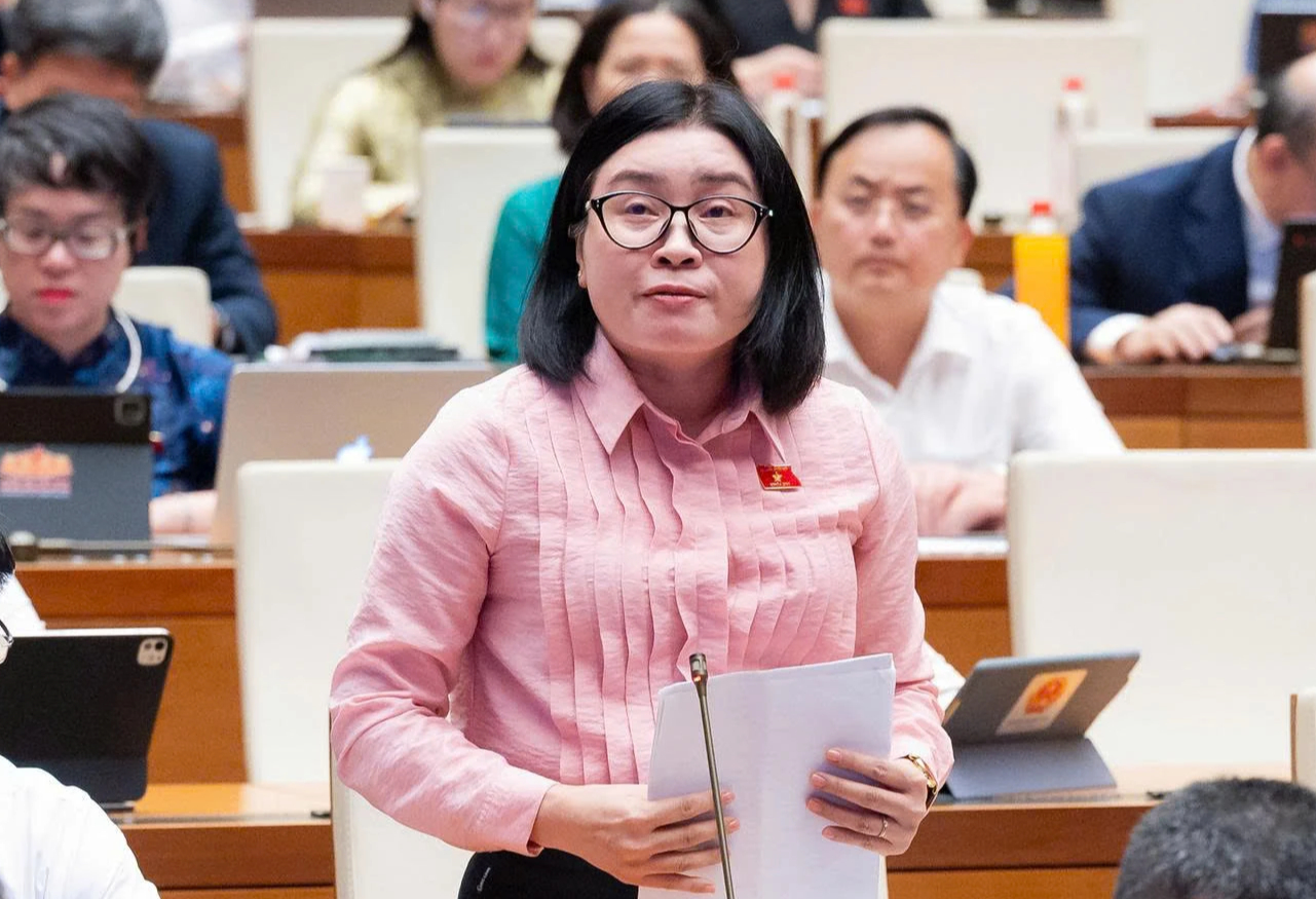'Nhà ở xã hội 50 m2 giá đã 1 tỉ, bằng 10 năm thu nhập'  - Ảnh 1.
