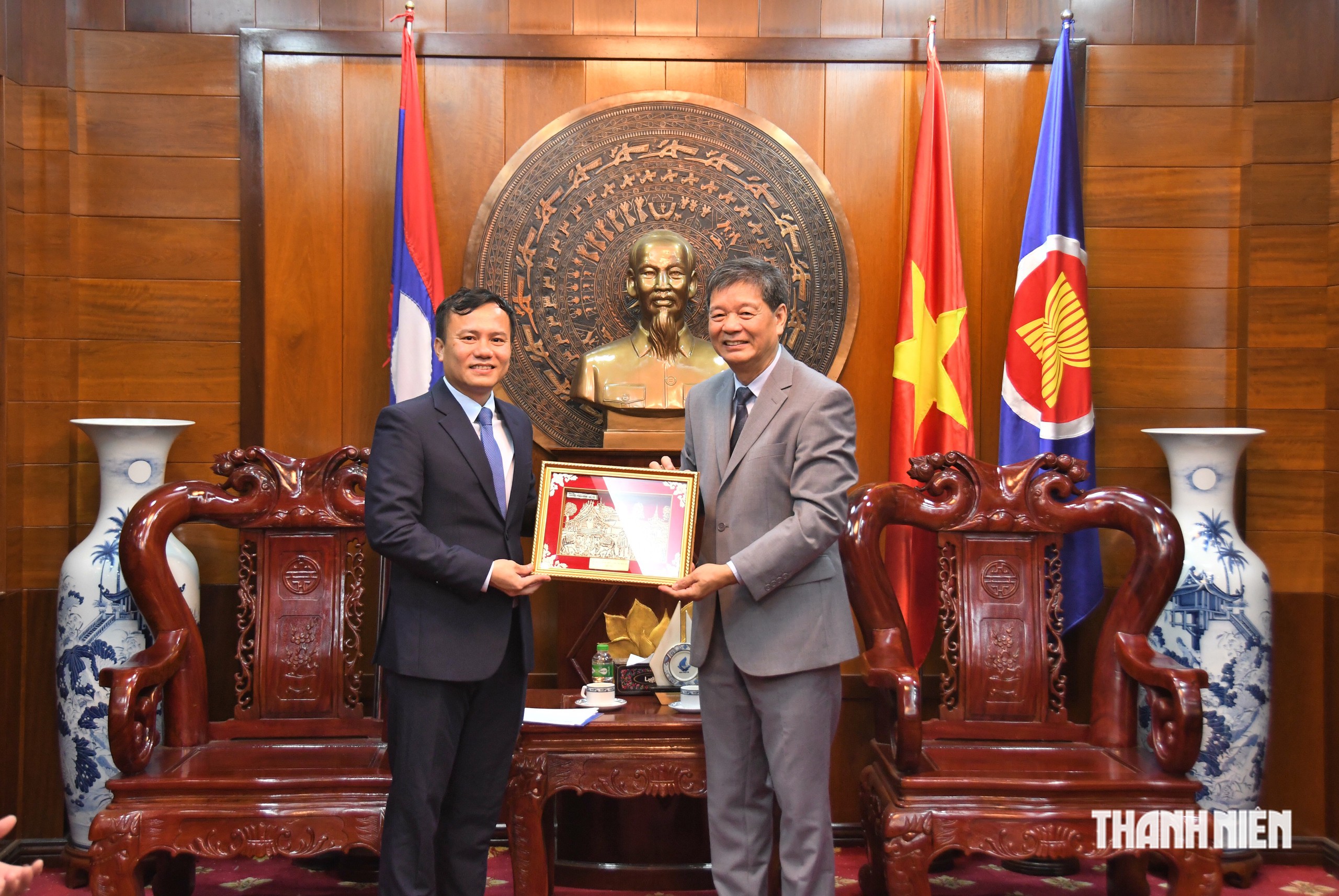 Hoạt động đầu tiên của đoàn Hành trình ‘Tôi yêu Tổ quốc tôi’ tại Lào - Ảnh 5.