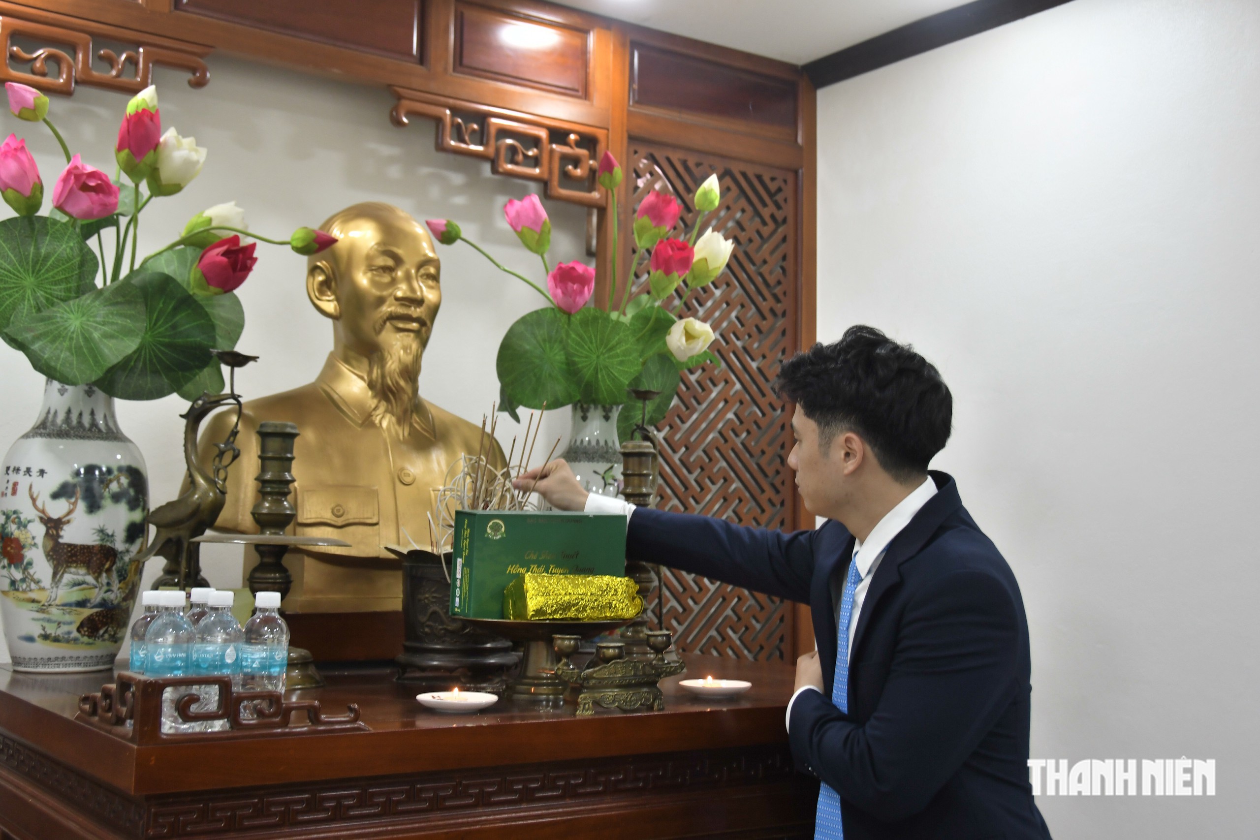 Hoạt động đầu tiên của đoàn Hành trình ‘Tôi yêu Tổ quốc tôi’ tại Lào - Ảnh 7.