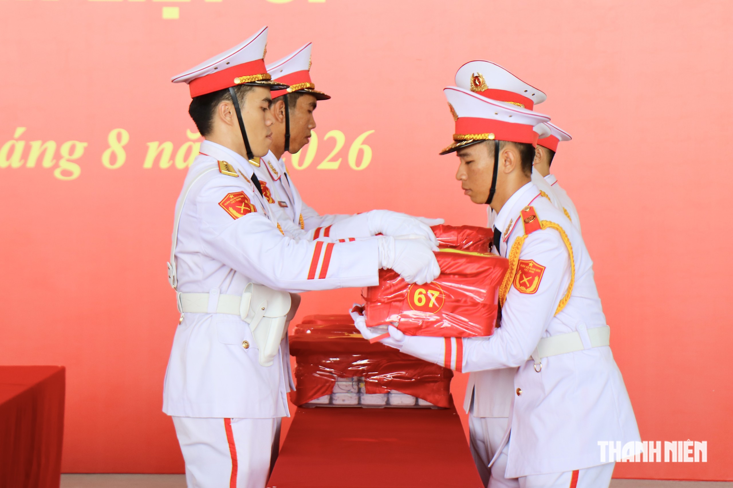 Chuyến bay đặc biệt chở hơn 7.000 mẫu hài cốt liệt sĩ giám định ADN - Ảnh 4.
