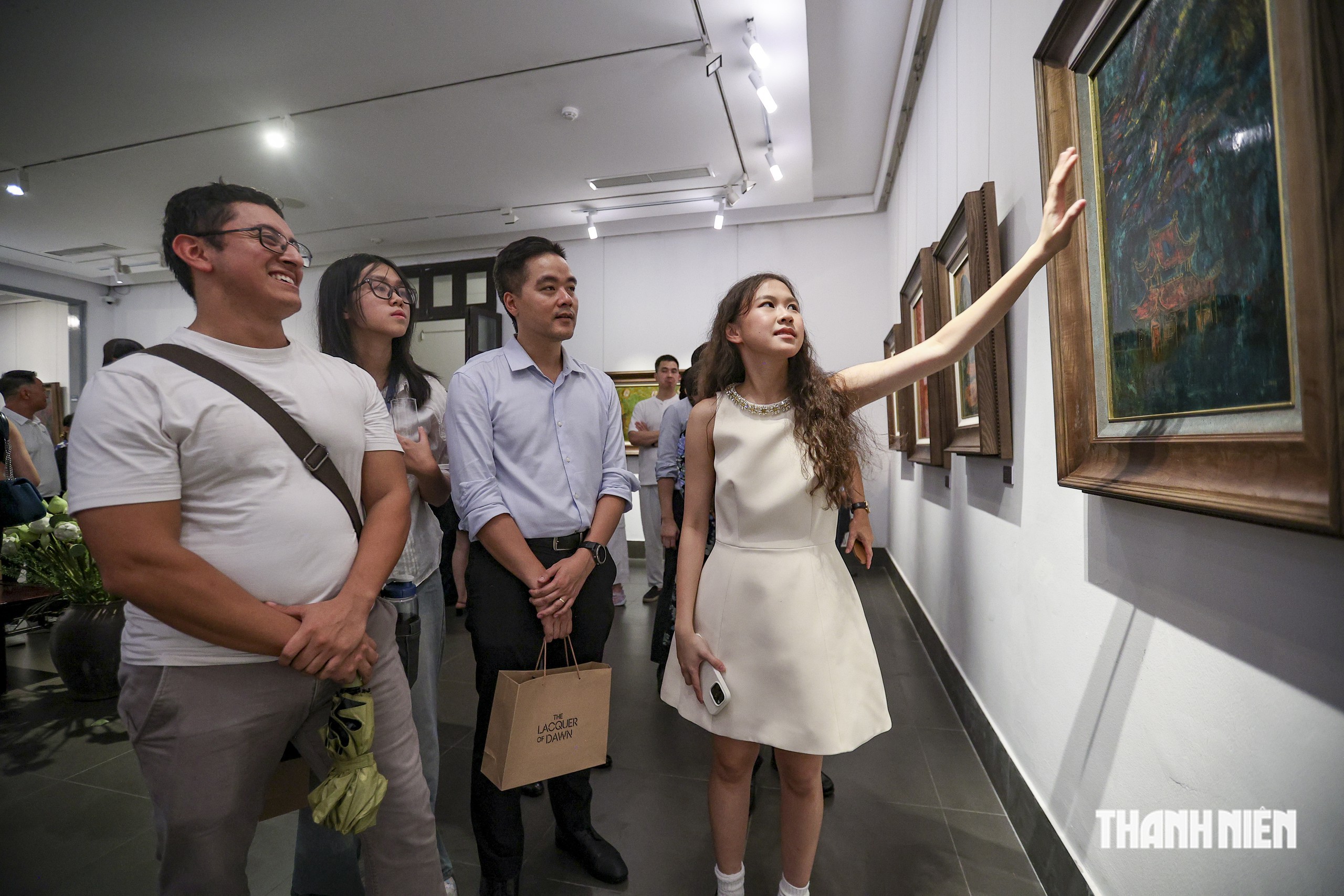 Gen Z 'kể câu chuyện' sơn mài bằng góc nhìn mới- Ảnh 2.