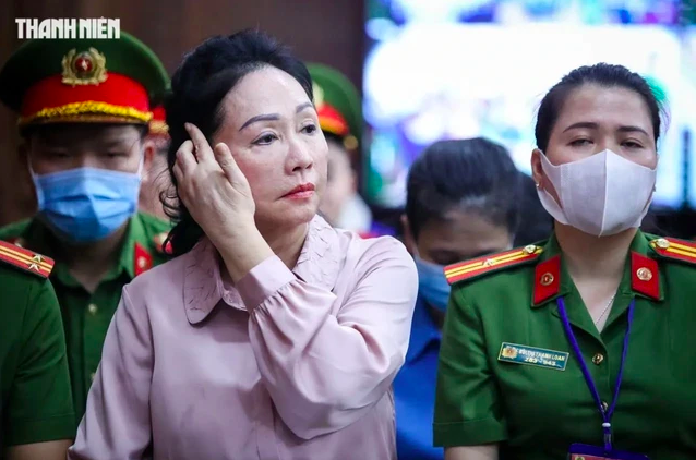 Bộ kim cương 25 tỉ đồng của bà Trương Mỹ Lan được bán với giá - Ảnh 1.