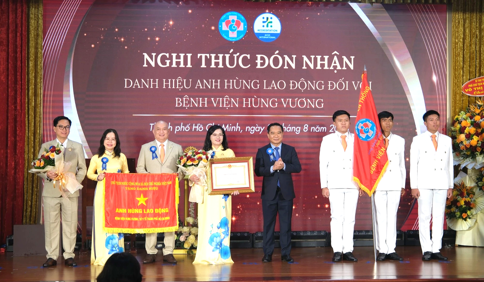 Chủ tịch UBND TP.HCM: Bệnh viện Hùng Vương tiếp tục nâng tầm y tế chuyên sâu - Ảnh 1.