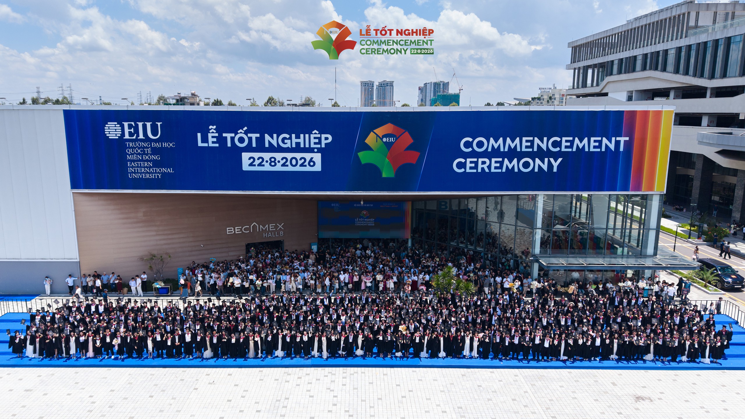 Trường đại học Quốc tế Miền Đông trao bằng tốt nghiệp cho 400 cử nhân, kỹ sư - Ảnh 4.