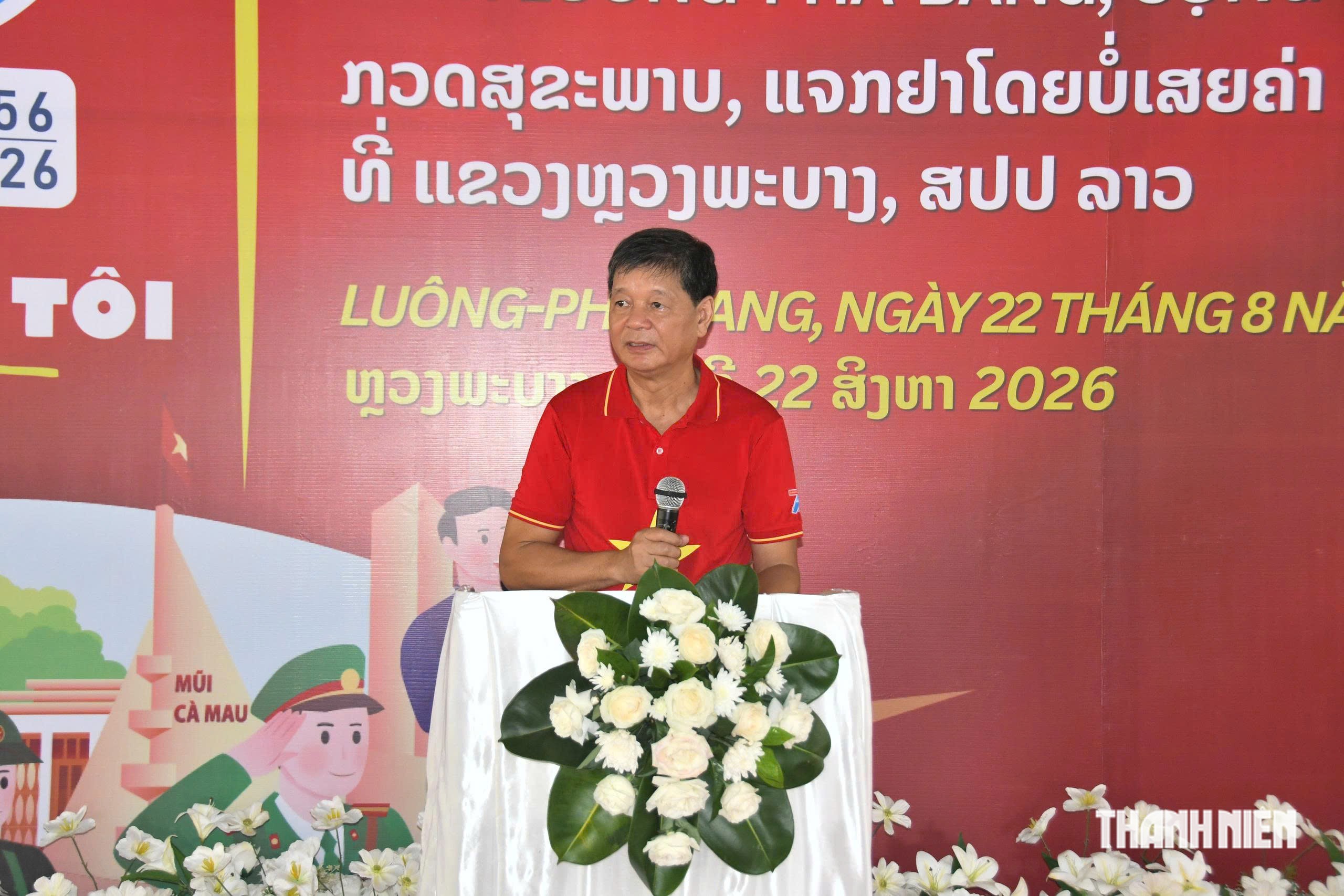 Mang yêu thương đến trẻ mồ côi chưa một lần được khám bệnh ở Lào - Ảnh 13.