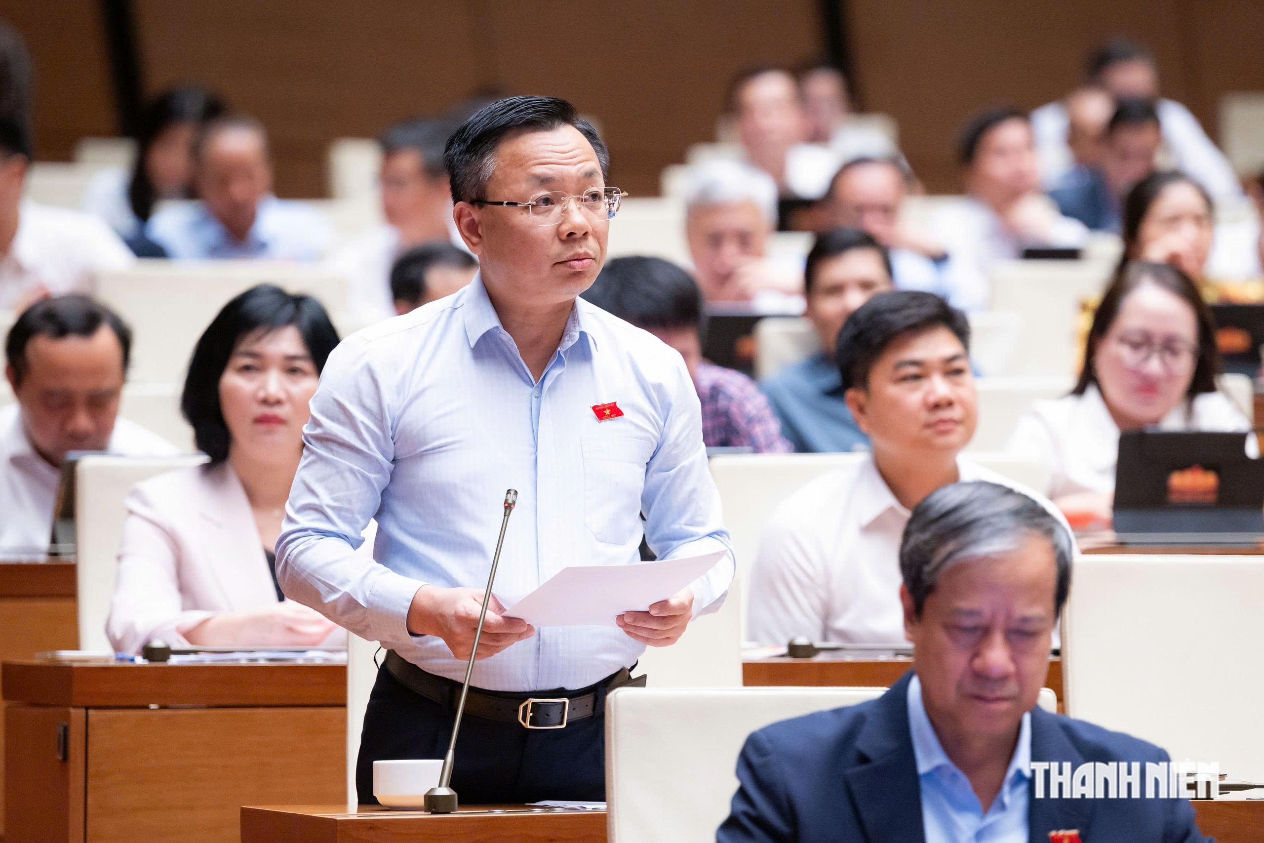 Đề xuất tăng lương để công chức, người lao động ‘sống được bằng lương’ - Ảnh 2.