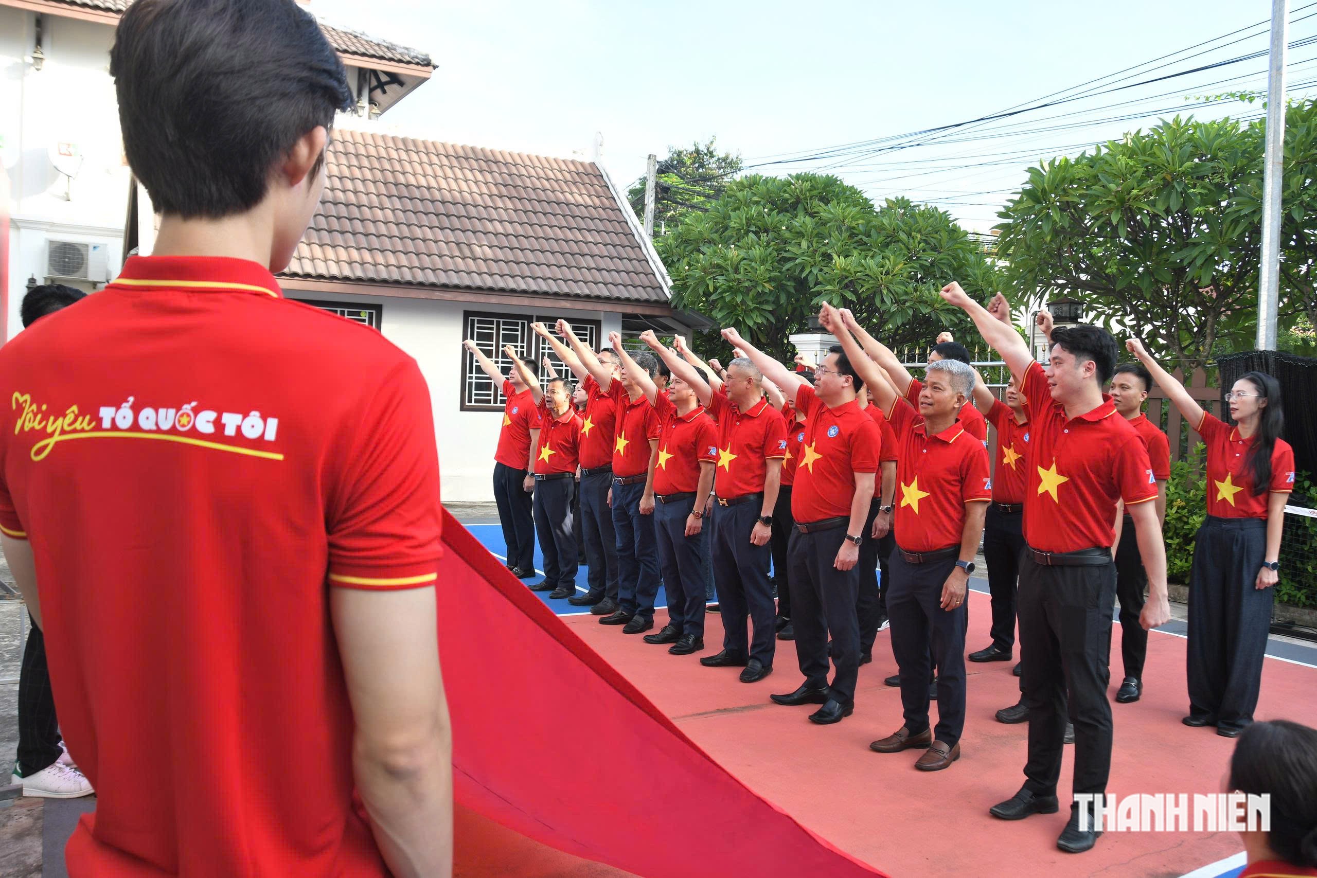 Lễ ch&agrave;o cờ đặc biệt &ldquo;T&ocirc;i y&ecirc;u Tổ quốc t&ocirc;i&rdquo; tr&ecirc;n đất nước bạn L&agrave;o - Ảnh 5.