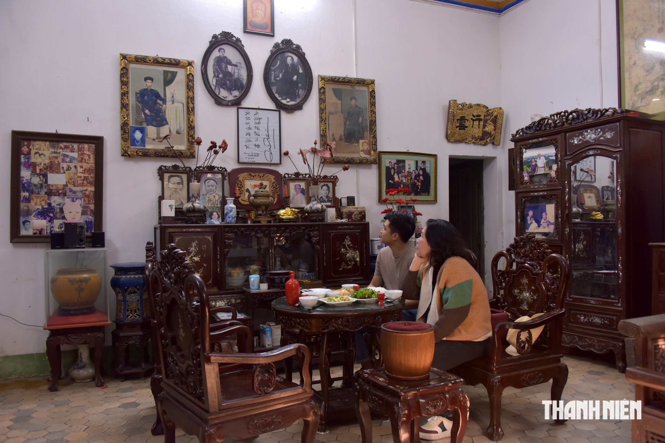 Giành tích Bát Tràng, ủ tầng ký ức - Ảnh 1.