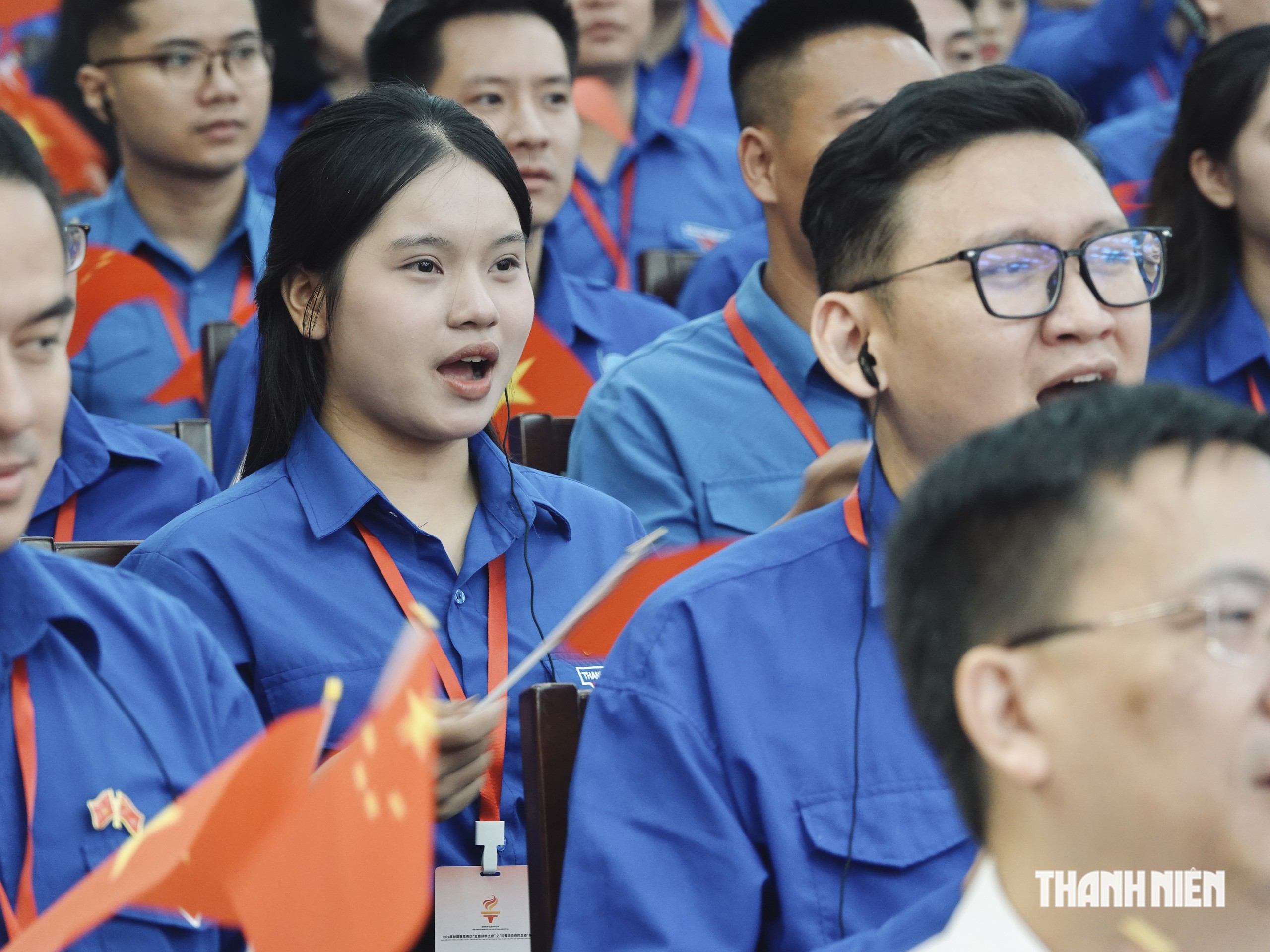 D&acirc;ng hoa tượng đ&agrave;i B&aacute;c Hồ ở Quảng T&acirc;y, Trung Quốc- Ảnh 7.