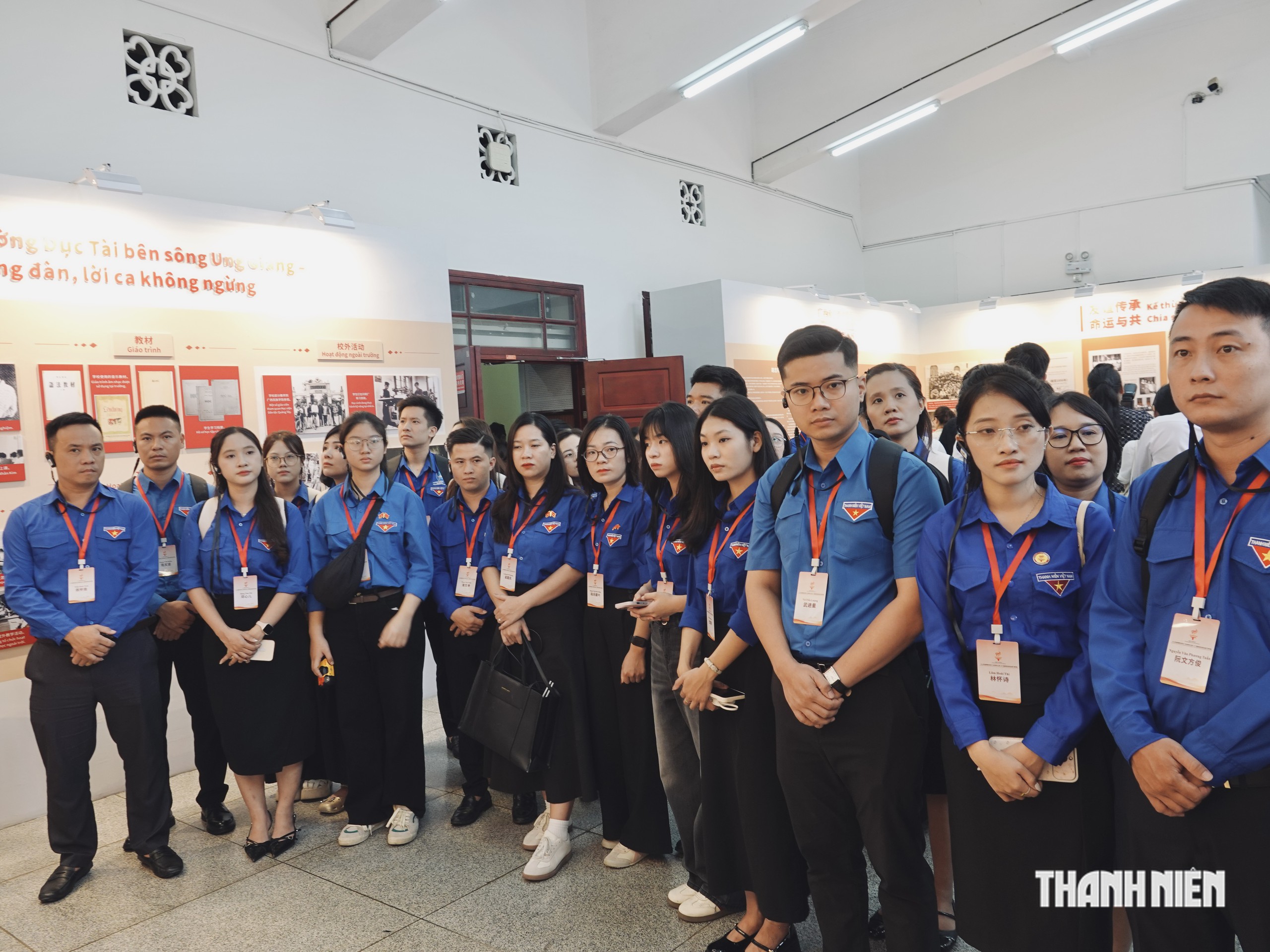 Dâng hương tượng đài Bác Hồ ở Quảng Tây, Trung Quốc- Ảnh 8.