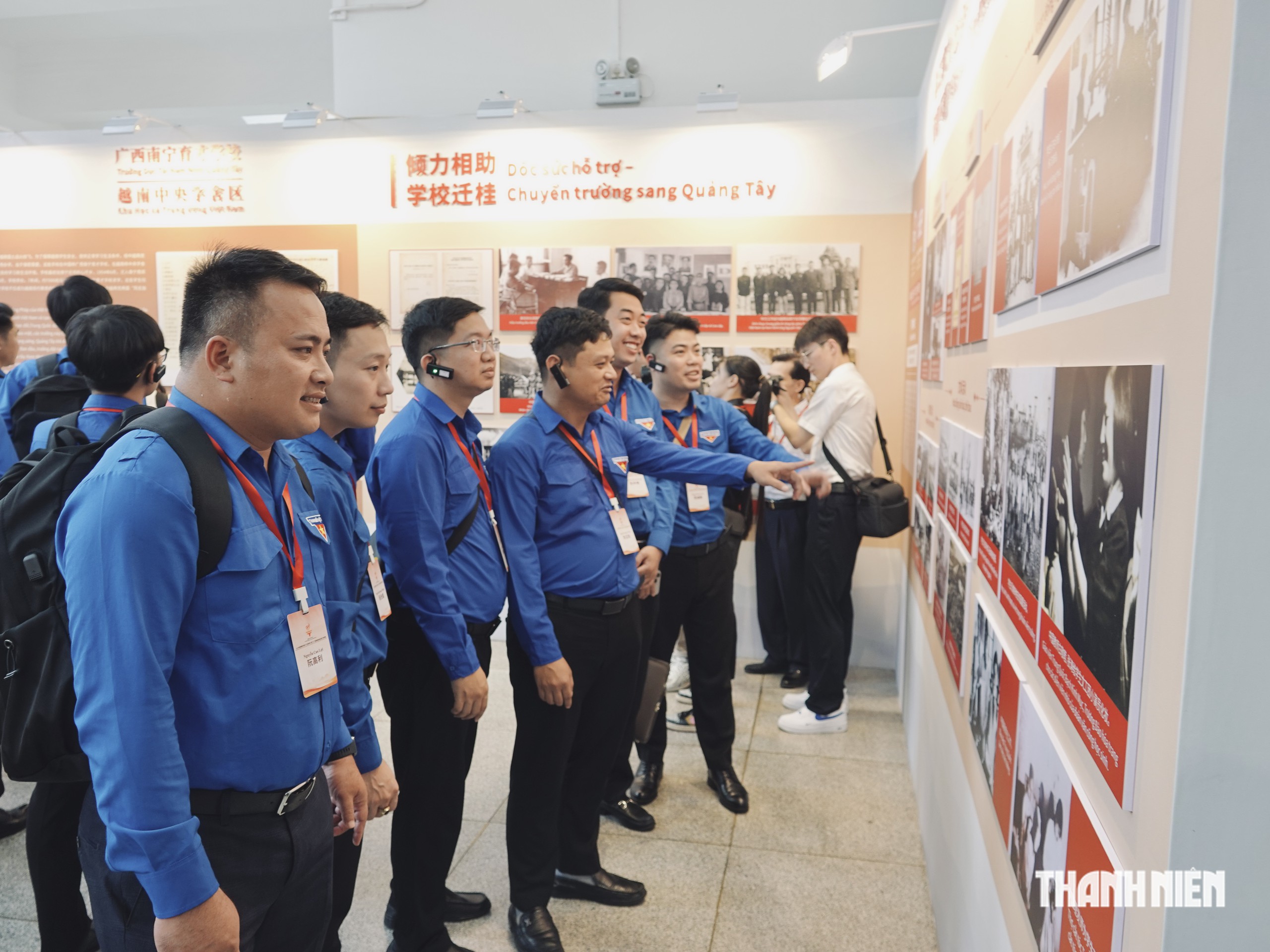 Dâng hương tượng đài Bác Hồ ở Quảng Tây, Trung Quốc- Ảnh 9.