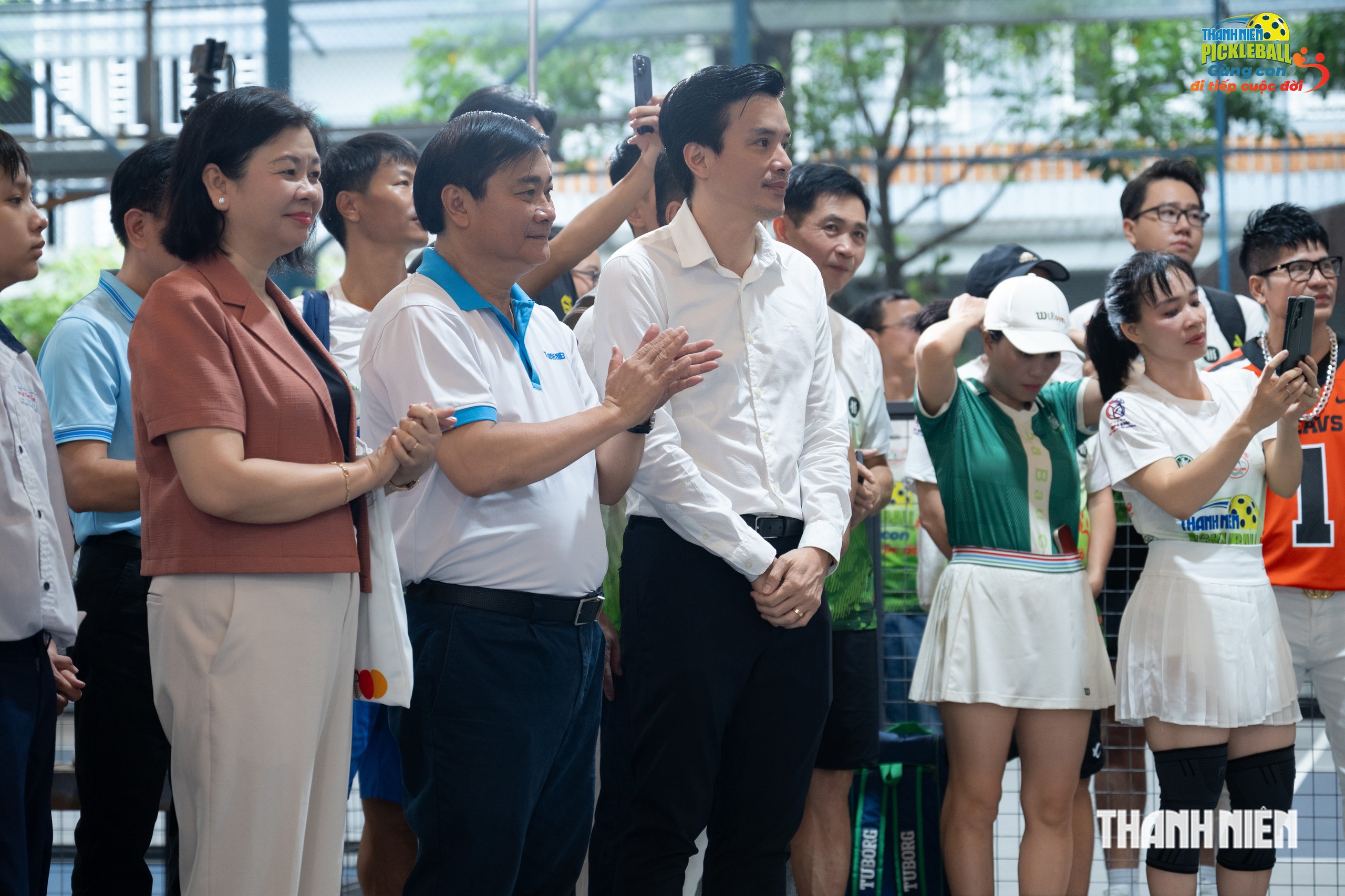 Báo Thanh Niên trao 500 triệu đồng ấm áp nghĩa tình cho 50 em mồ côi vì Covid-19- Ảnh 7.
