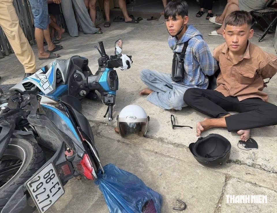 Bắt 2 anh em ruột nghi trộm cướp 10 điện thoại từ An Giang đến Quảng Ngãi- Ảnh 2.