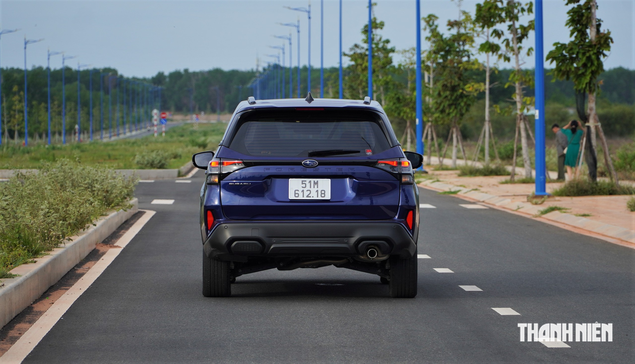  Chọn bản xăng hay chờ bản hybrid giá trên 1,8 tỉ đồng? - Ảnh 4.