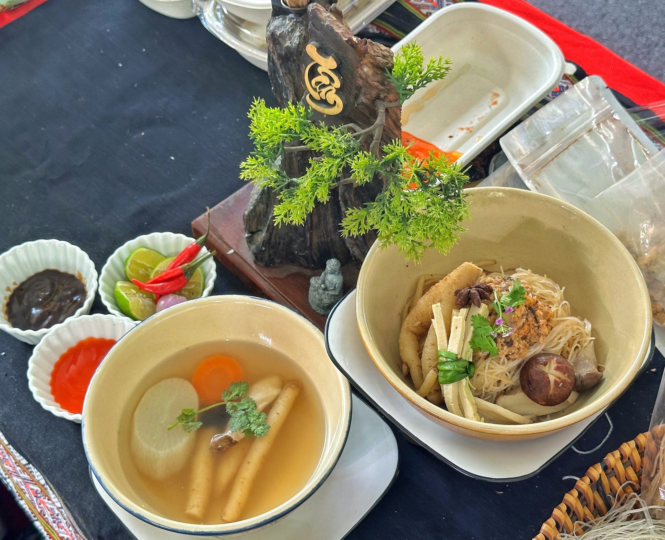 H&ocirc;m nay, ng&agrave;y đầu lễ hội ẩm thực chay TP.HCM: Phở chay đẹp như tranh xuất hiện - Ảnh 7.