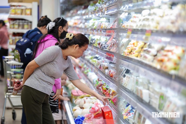Mở rộng giảm thuế cho người l&agrave;m c&ocirc;ng ăn lương- Ảnh 1.