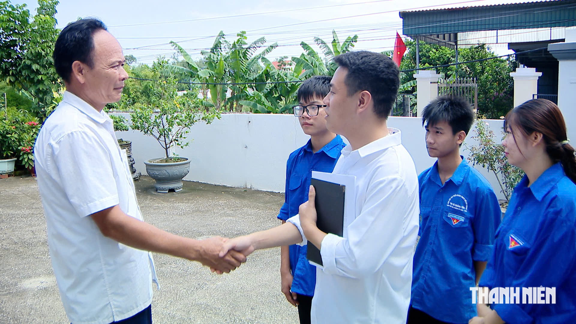 Trưởng khu phố tuổi 22 ở Quảng Ninh, tốt nghiệp đại học xuất sắc- Ảnh 3.