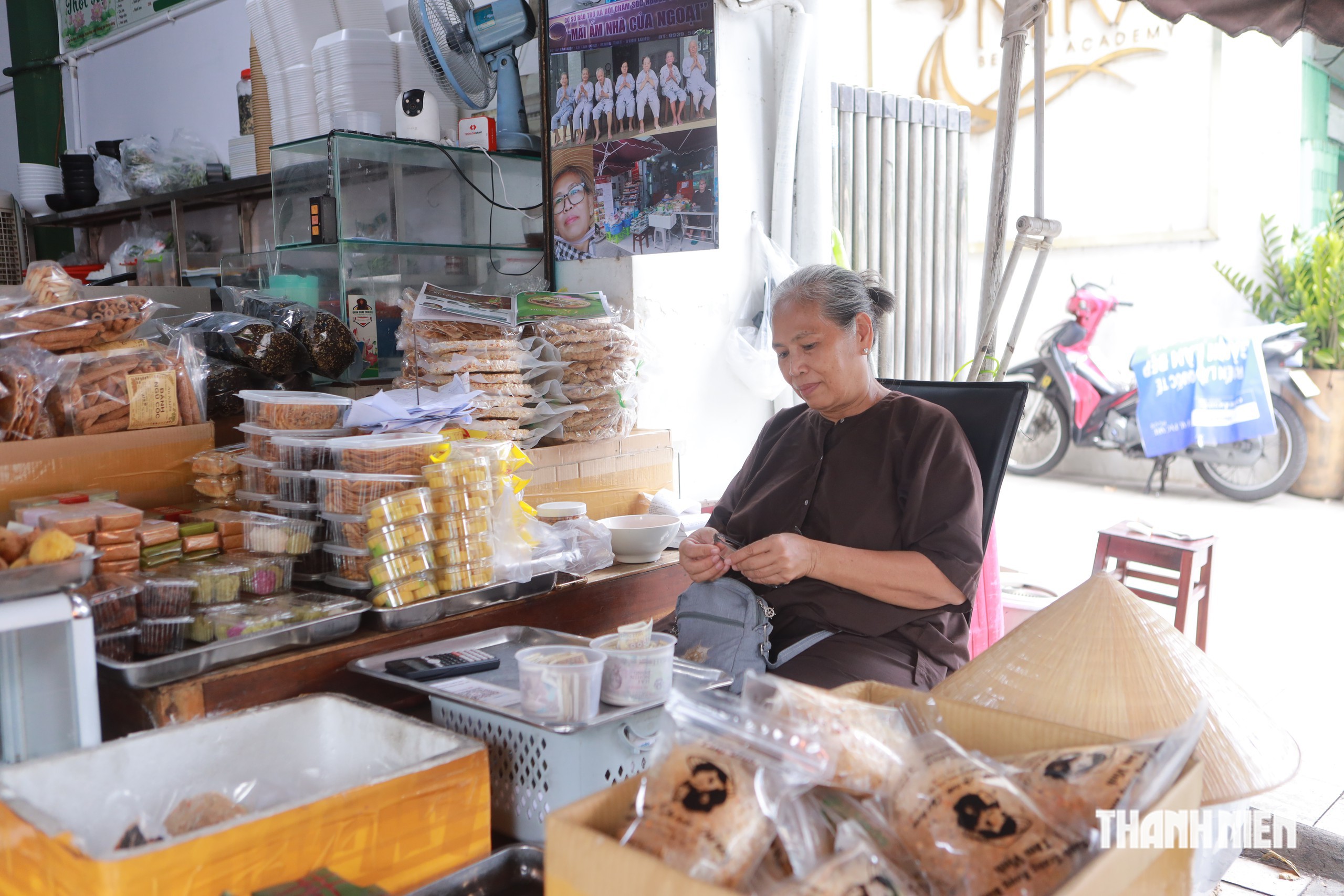 Quán chay giá bình dân ở TP.HCM: Bán 1.000 phần/ngày, ngày rằm gấp đôi - Ảnh 2.