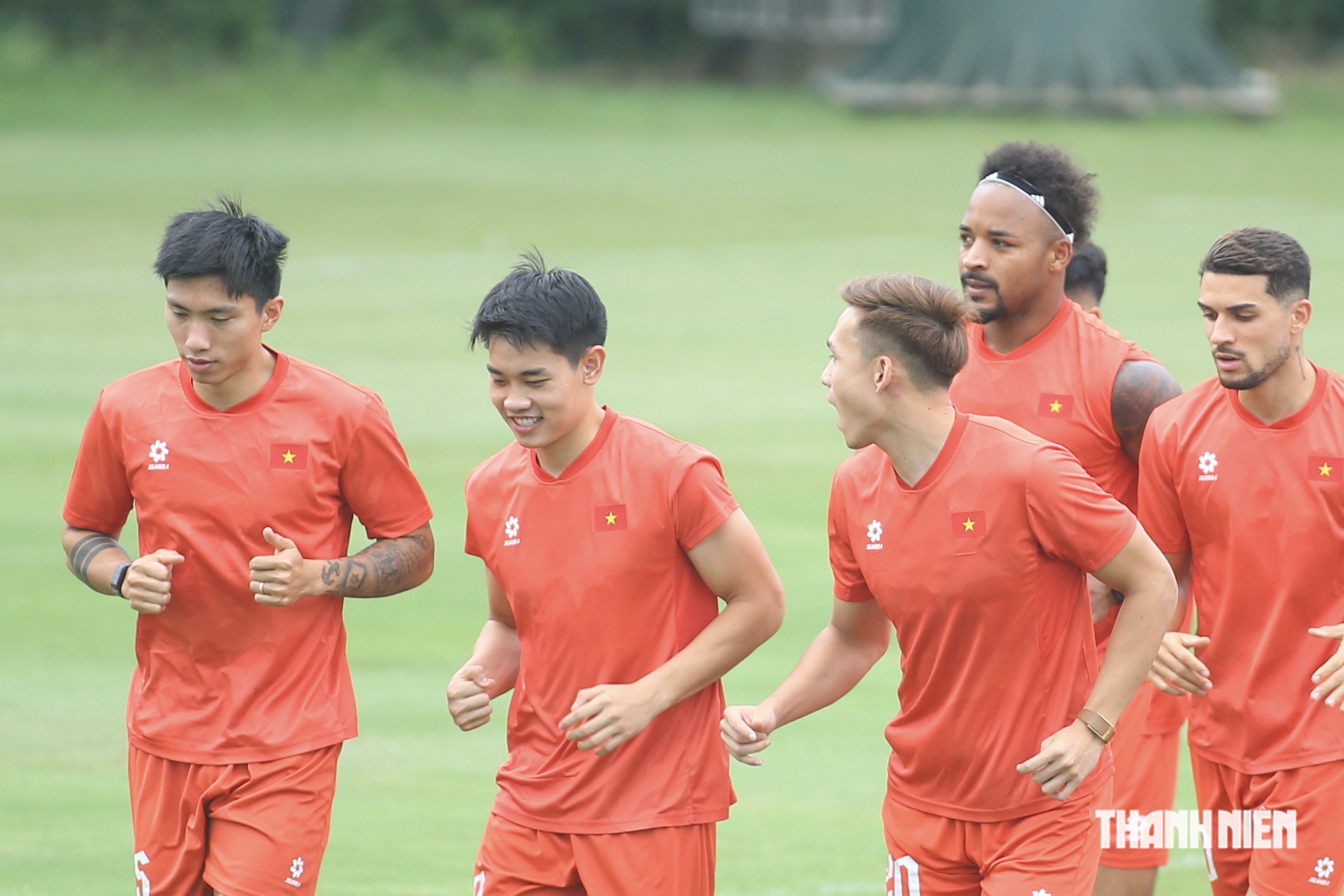  'Vua buôn chuyện' xuất hiện- Ảnh 5.