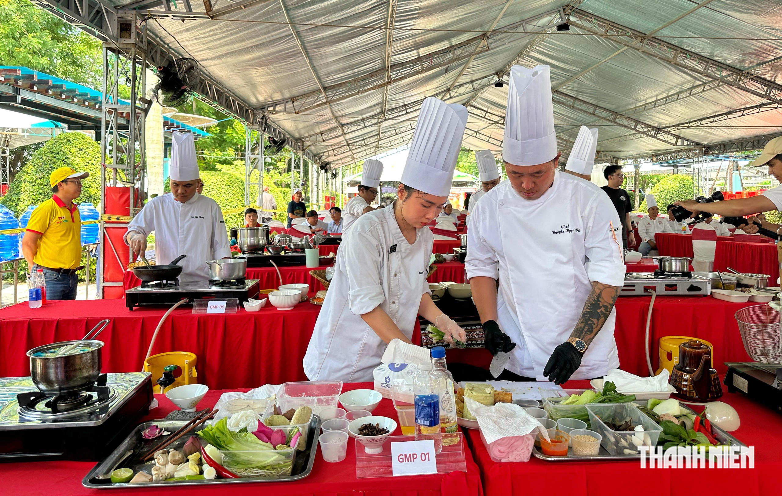 H&ocirc;m nay, ng&agrave;y đầu lễ hội ẩm thực chay TP.HCM: Phở chay đẹp như tranh xuất hiện - Ảnh 1.