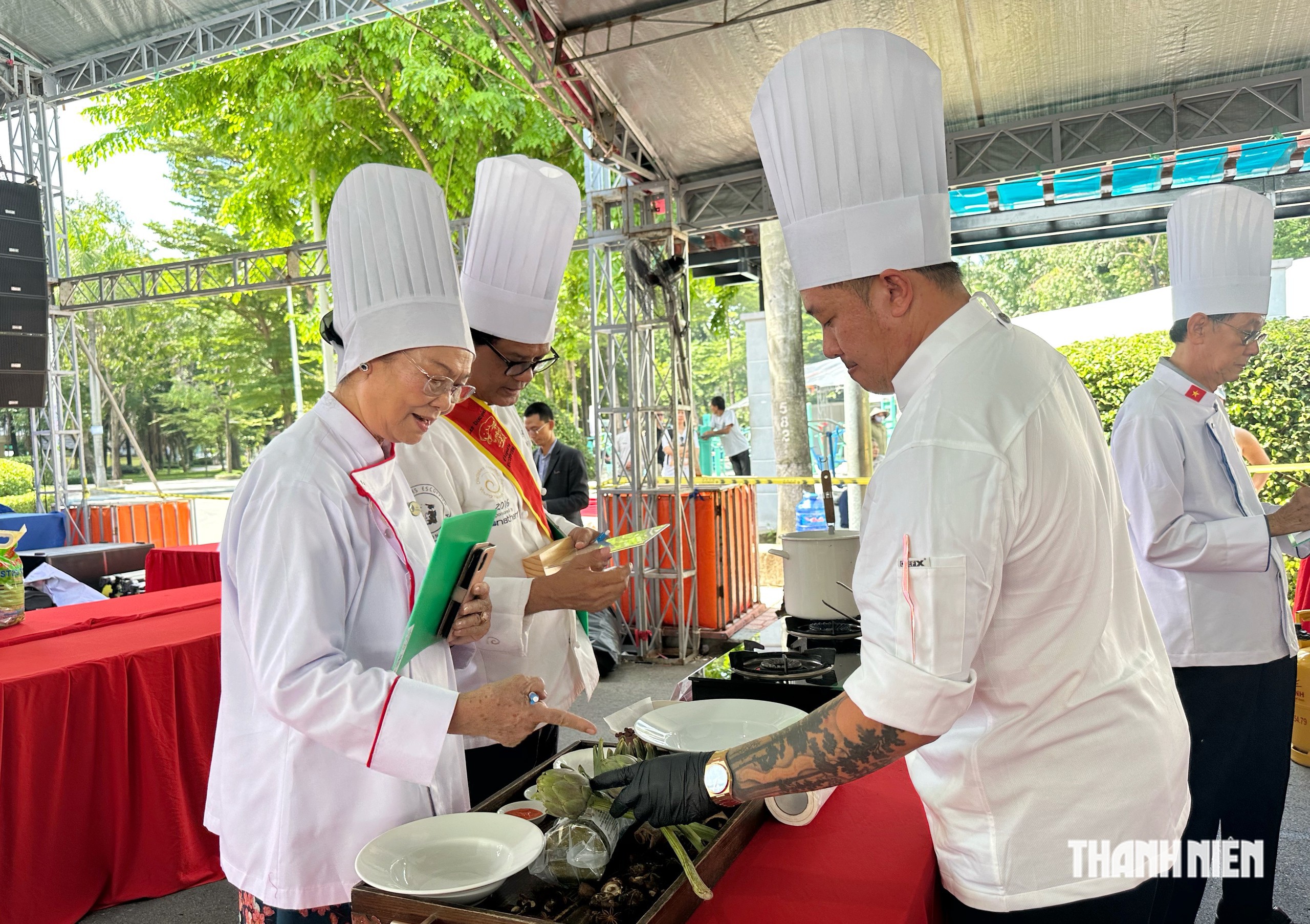 Hôm nay, ngày đầu lễ hội ẩm thực chay TP.HCM: Phở chay đẹp như tranh xuất hiện - Ảnh 14.