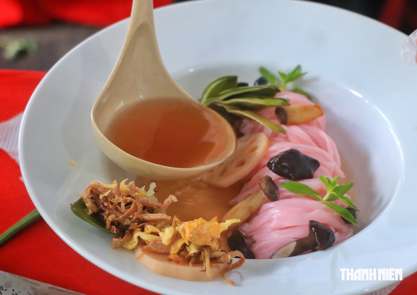 H&ocirc;m nay, ng&agrave;y đầu lễ hội ẩm thực chay TP.HCM: Phở chay đẹp như tranh xuất hiện - Ảnh 10.