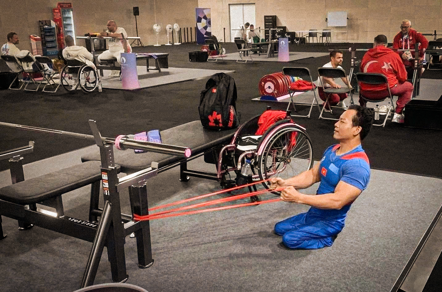 Chiến thắng lớn nhất của nhà vô địch Paralympic Lê Văn Công - Ảnh 2.