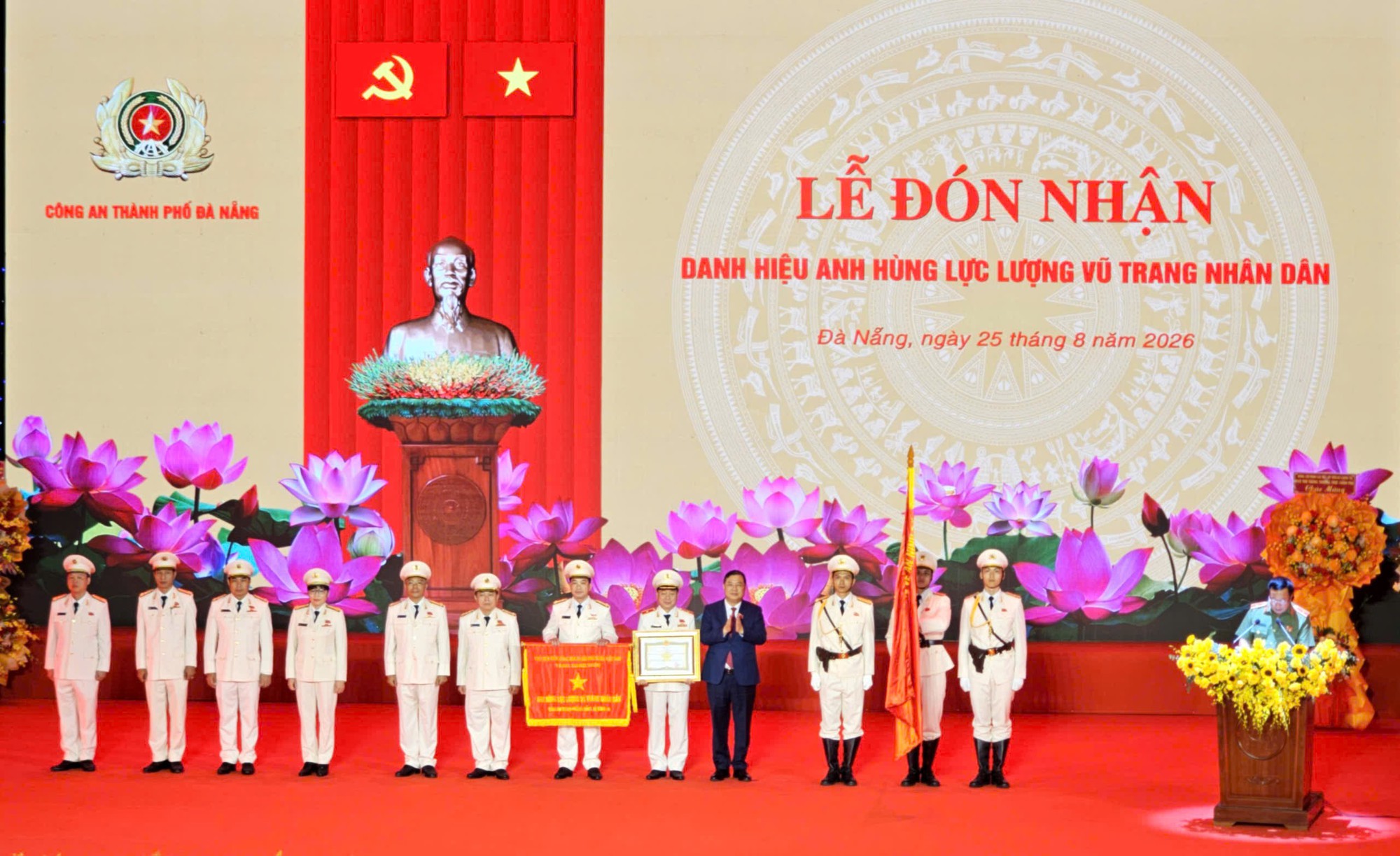 Công an Đà Nẵng đón nhận danh hiệu Anh hùng Lực lượng vũ trang nhân dân- Ảnh 5.