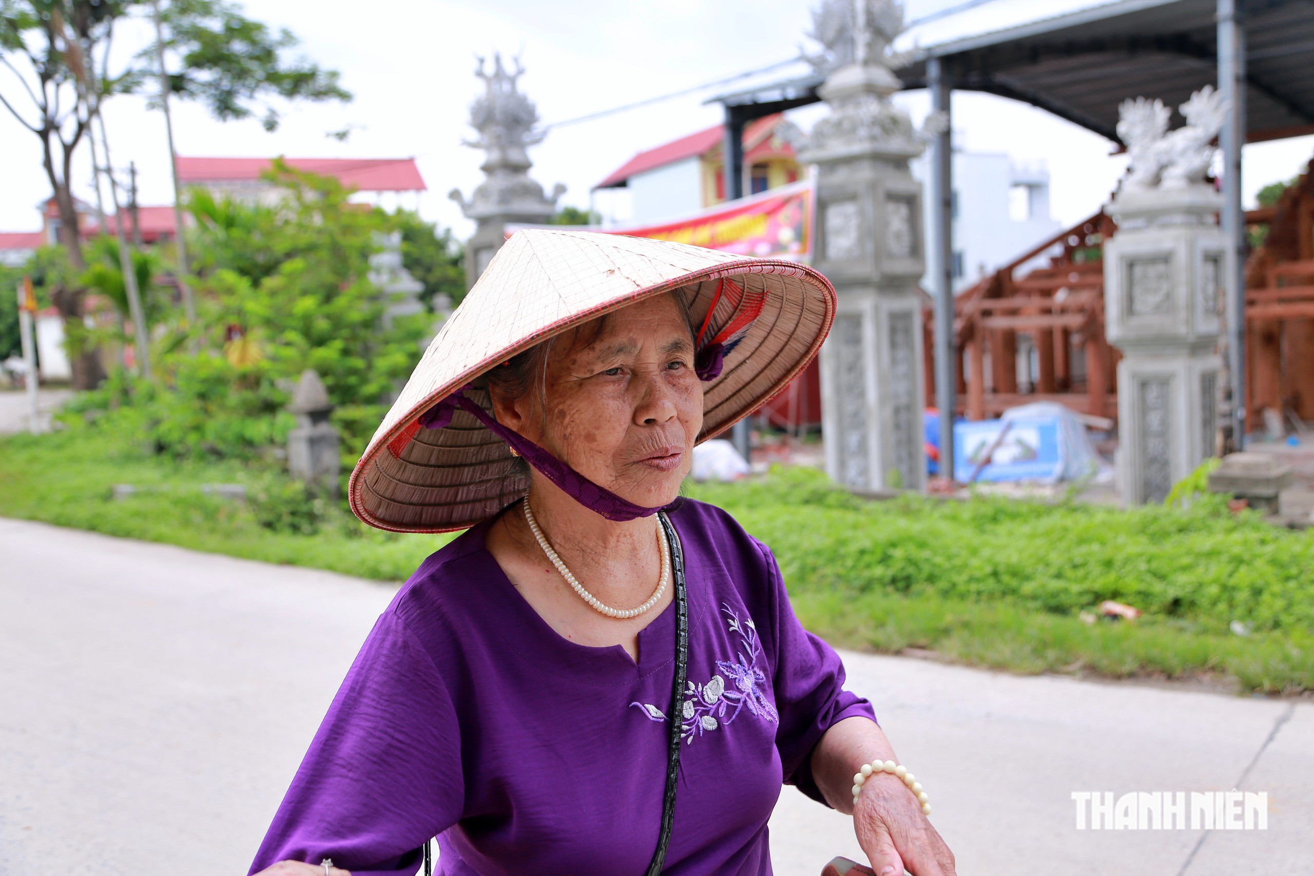 Lũ dâng cao tại Hà Nội, có đường ngập sâu dù mưa đã tạnh- Ảnh 7.