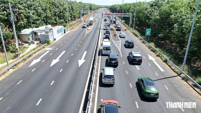 Chính phủ yêu cầu kiểm tra việc thu thêm phí quản lý tài khoản giao thông 6.600 đồng- Ảnh 1.