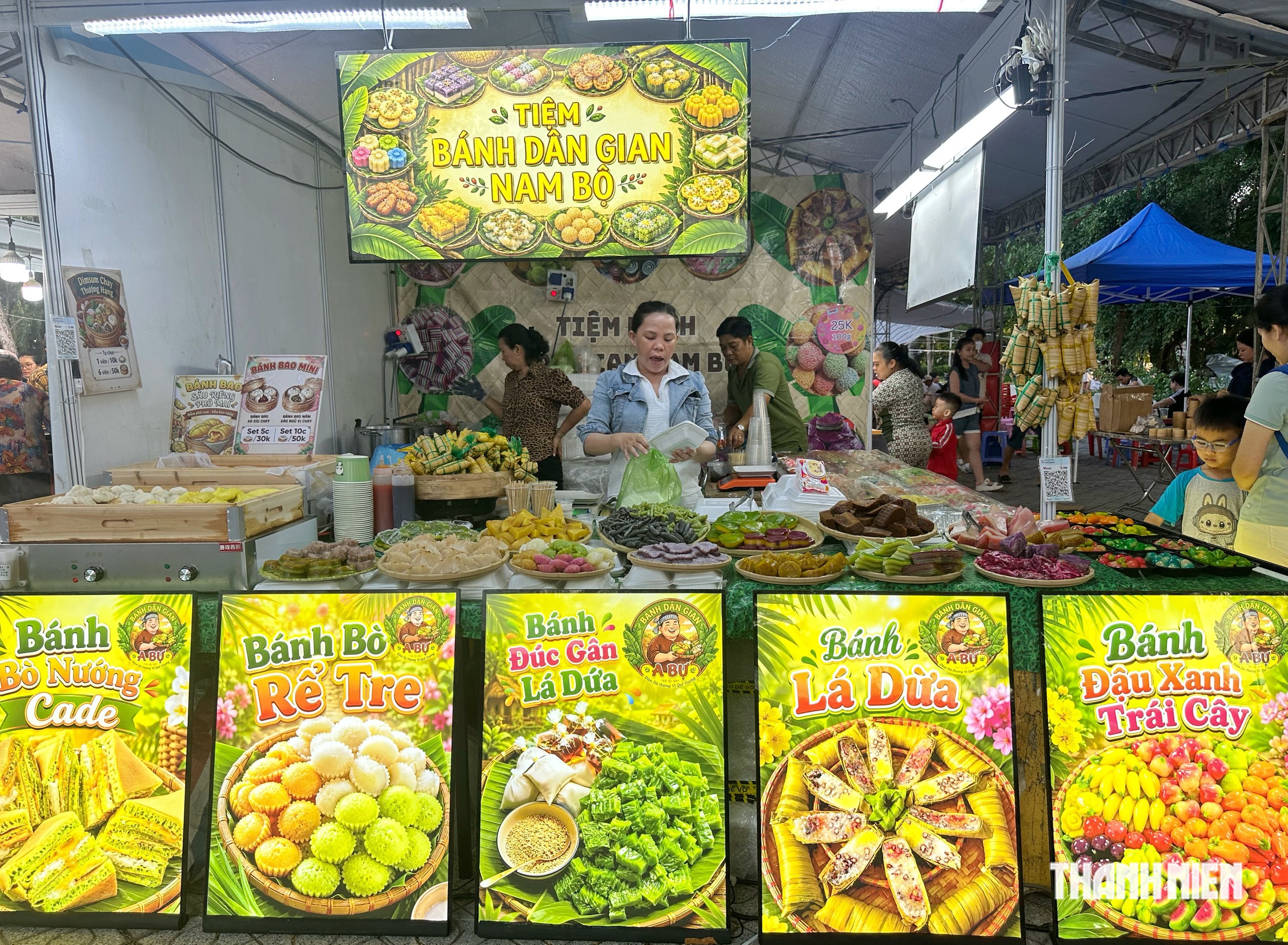 B&aacute;nh x&egrave;o sầu ri&ecirc;ng gi&aacute; 60.000 đồng/c&aacute;i g&acirc;y ch&uacute; &yacute; tại lễ hội ẩm thực chay TP.HCM - Ảnh 9.