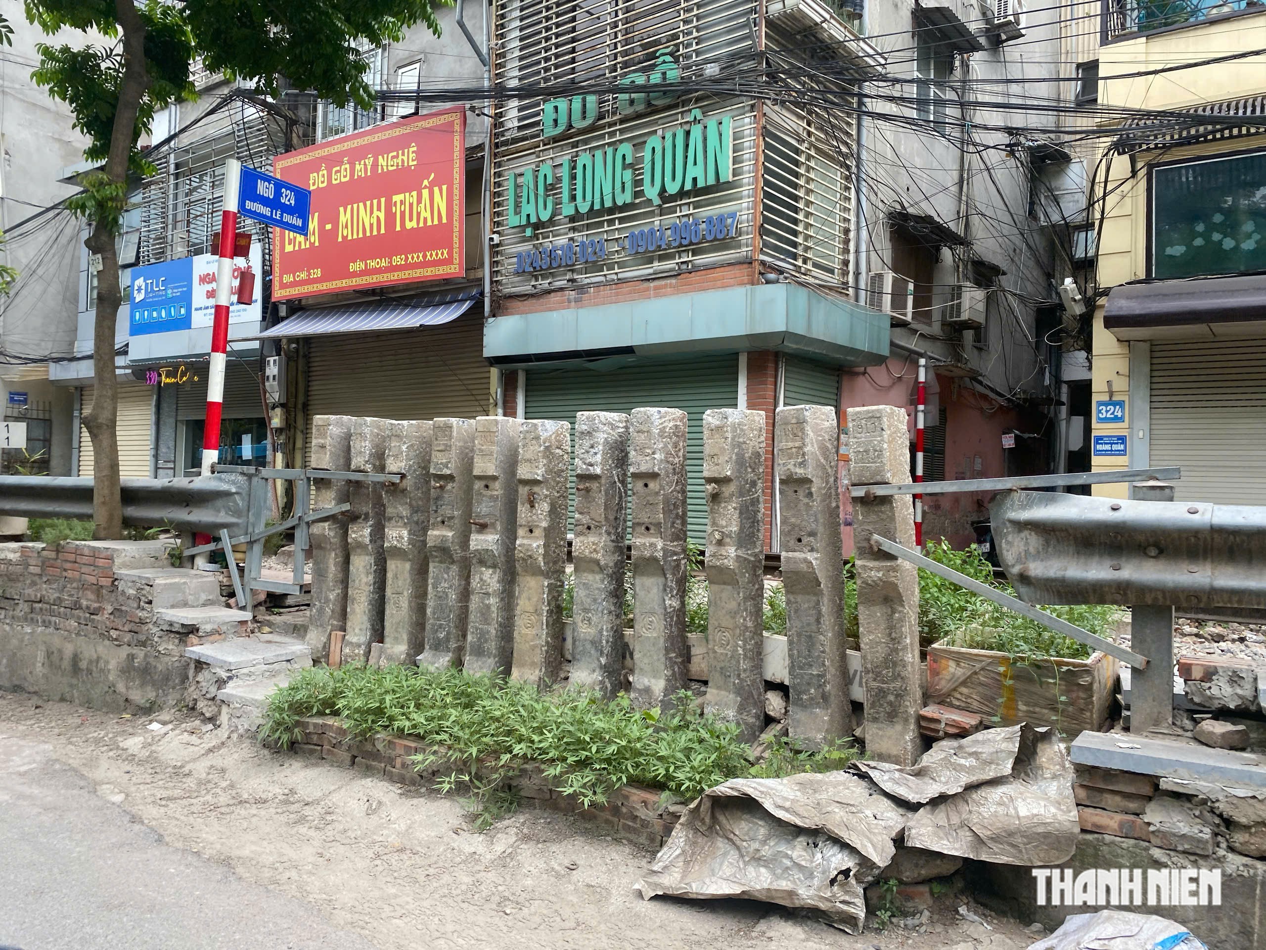 Lấn chiếm hành lang đường sắt 'đến hẹn lại lên' - Ảnh 2.
