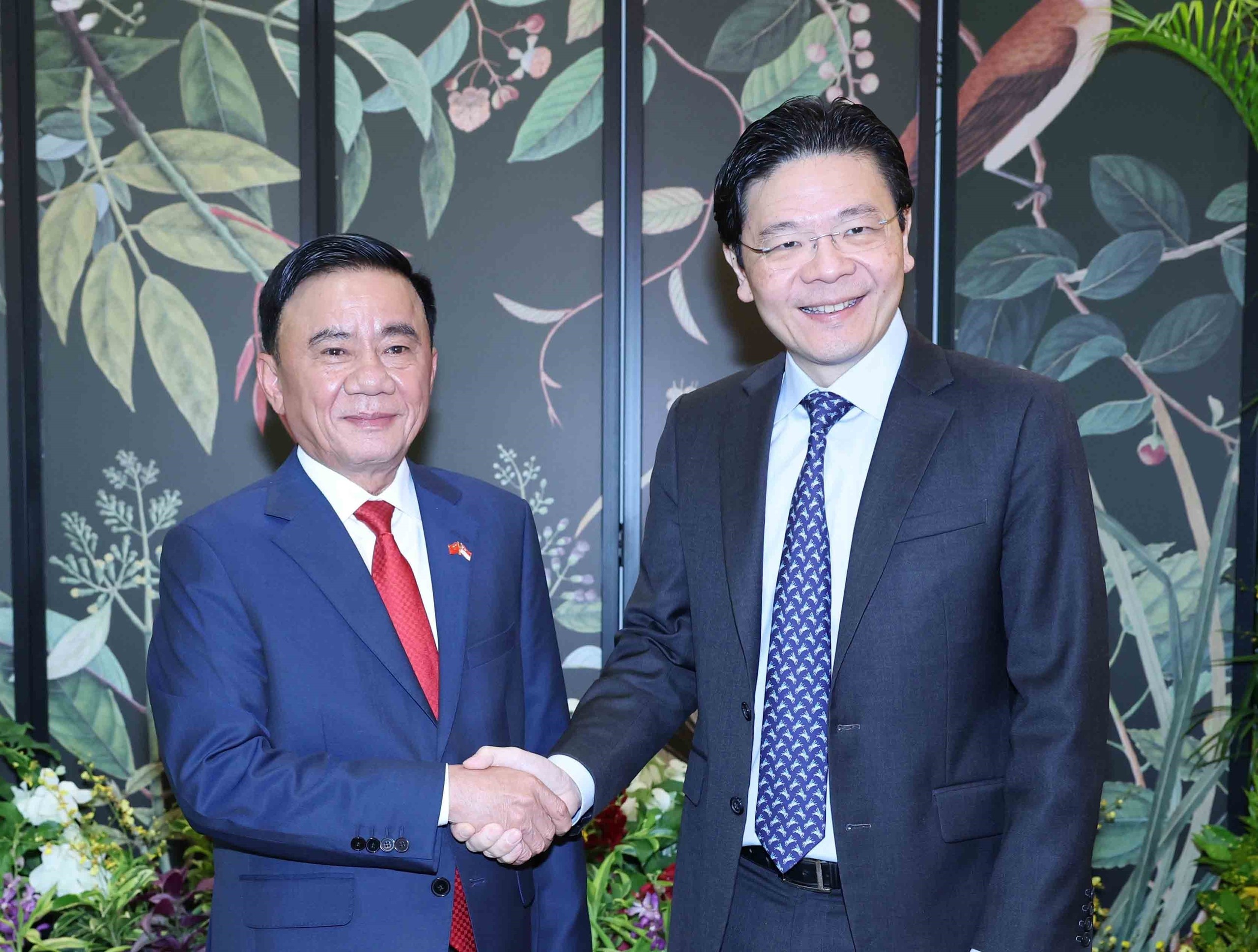 Thường trực Ban Bí thư Trần Cẩm Tú hội kiến Thủ tướng Singapore Lawrence Wong - Ảnh 1.