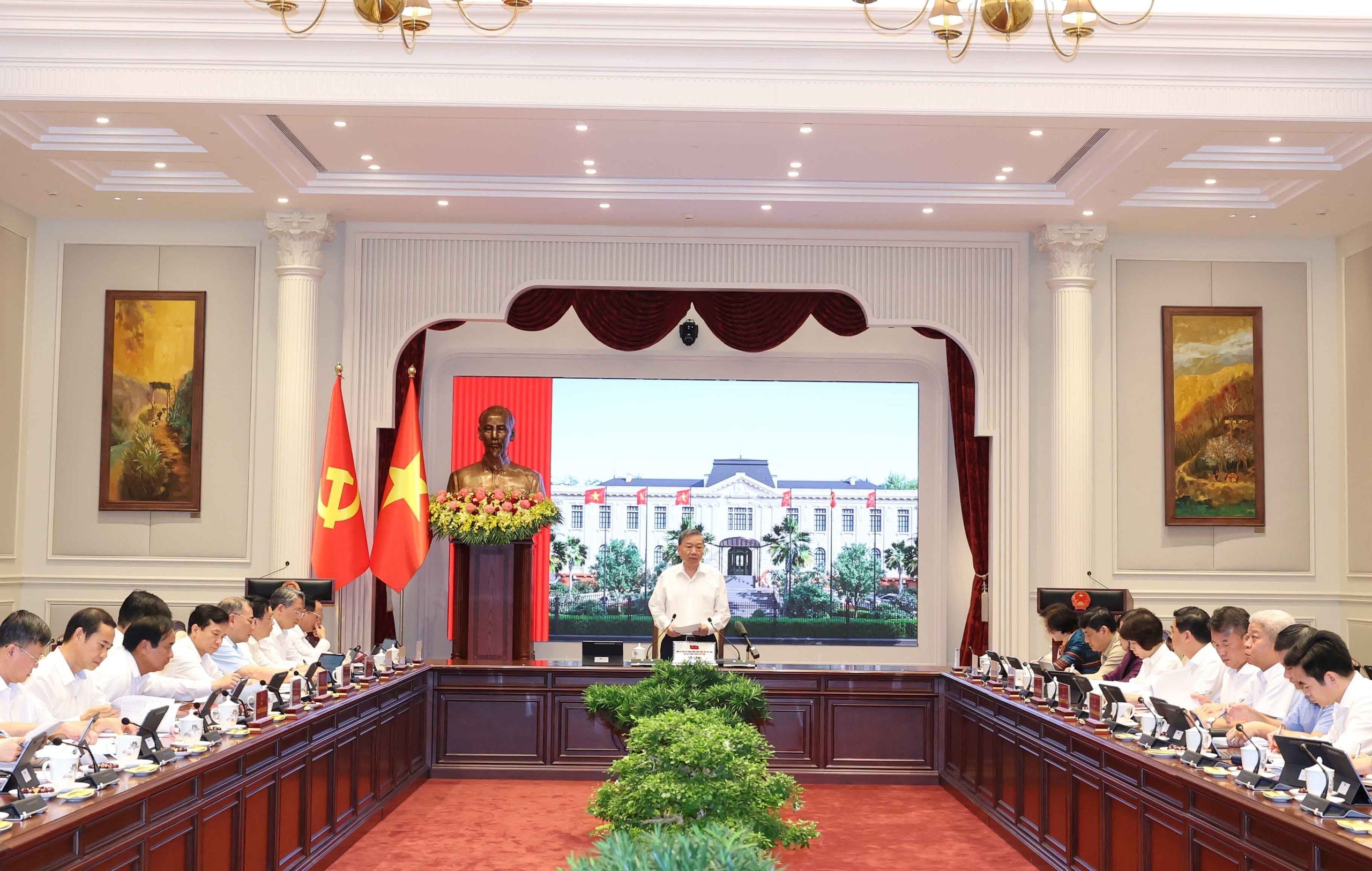 Nghiên cứu thí điểm bảo hiểm chăm sóc dài hạn tại một số địa phương - Ảnh 2.