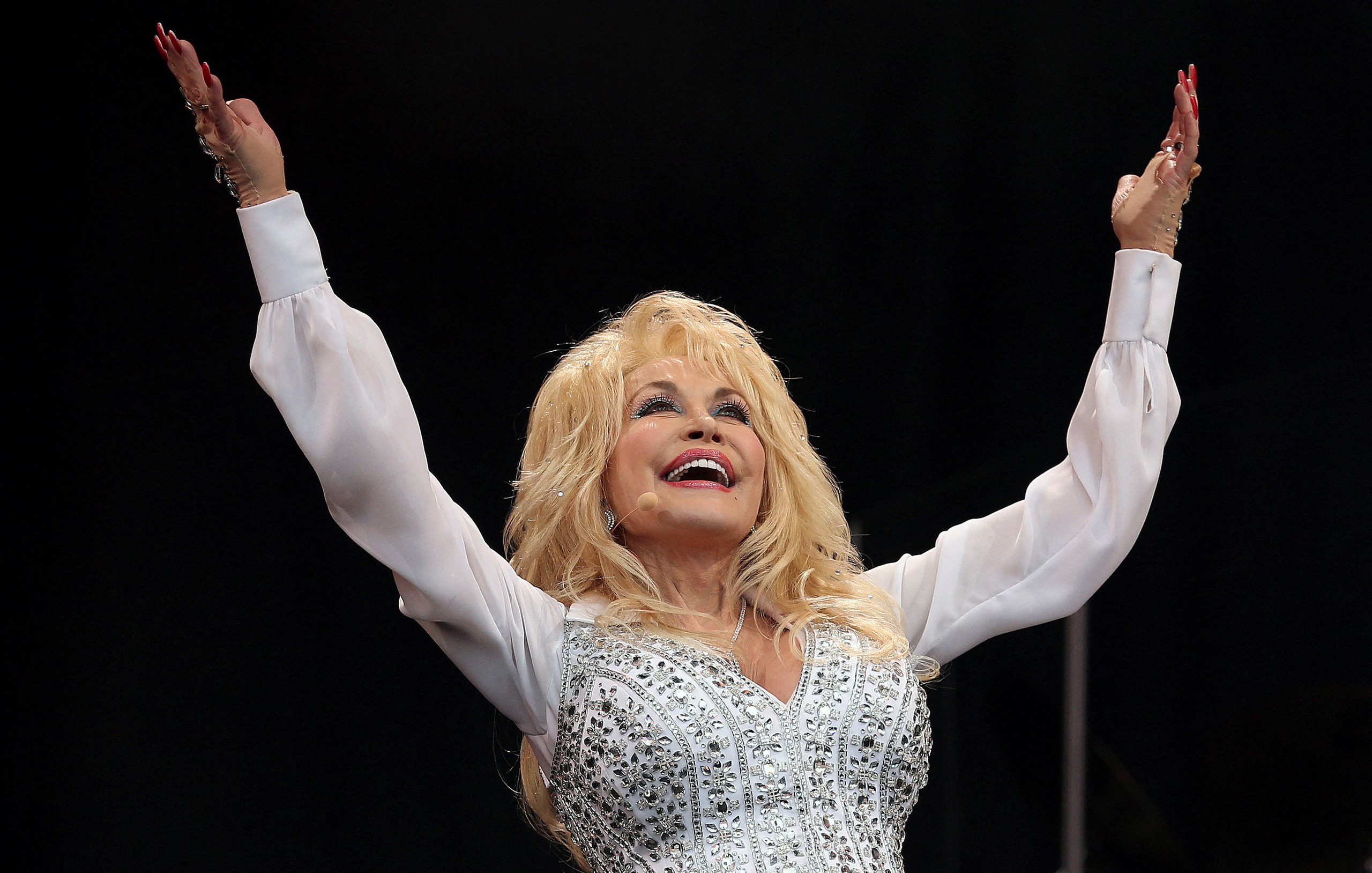 Tổng thống Donald Trump và nước Mỹ tưởng nhớ huyền thoại Dolly Parton- Ảnh 5.