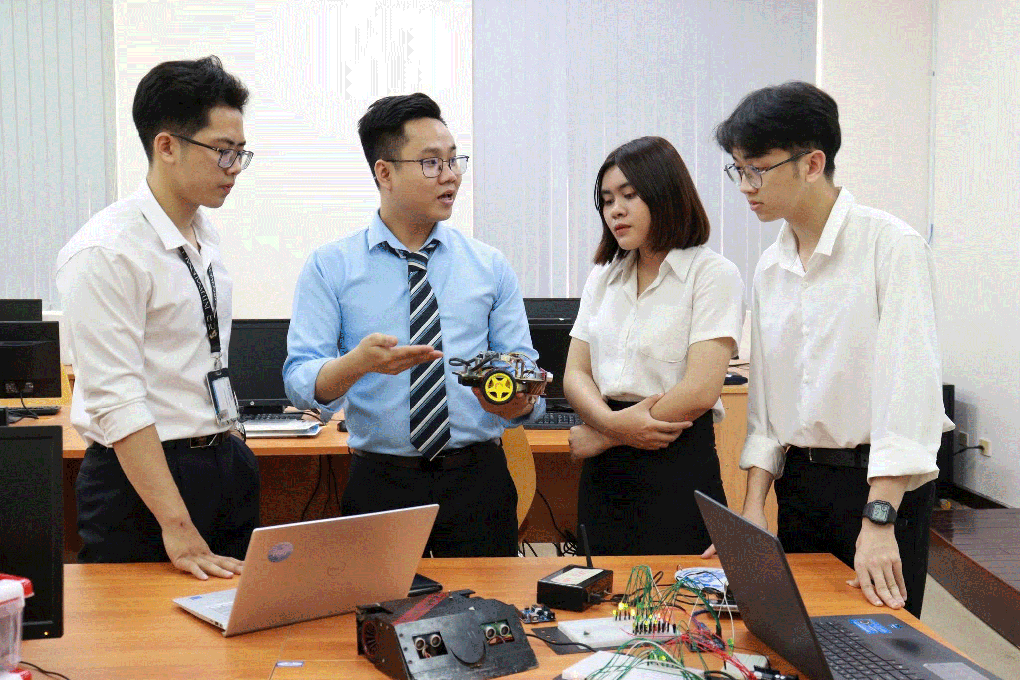 Khát vọng tạo ra công nghệ của người Việt - Ảnh 1.