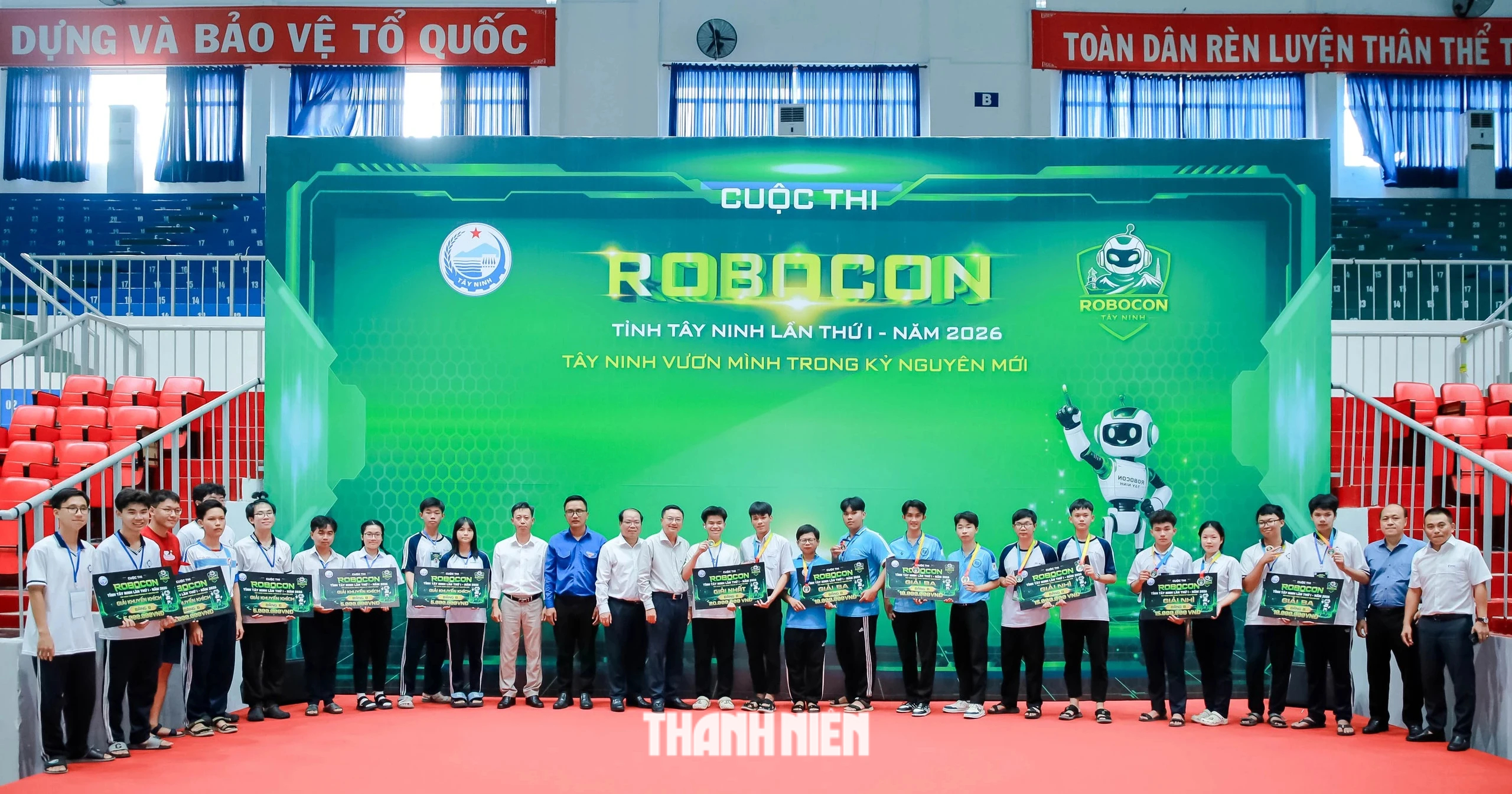 Mùa Robocon ngoài đời thật đầu tiên của Tây Ninh tìm ra nhà vô địch - Ảnh 4.