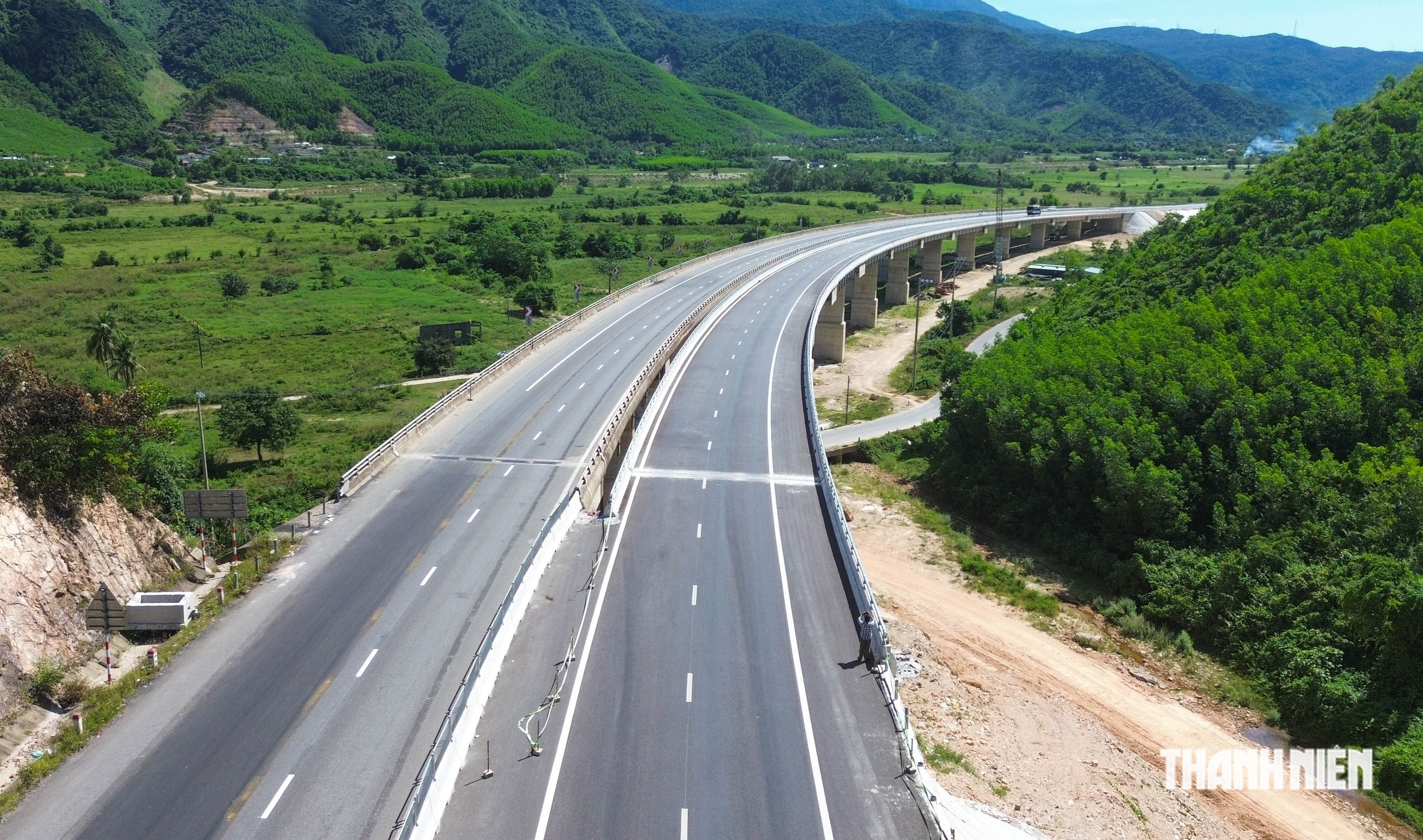 Cao tốc La Sơn - Hòa Liên: Vì sao tài xế không nên chạy quá 60 km/giờ?- Ảnh 8.
