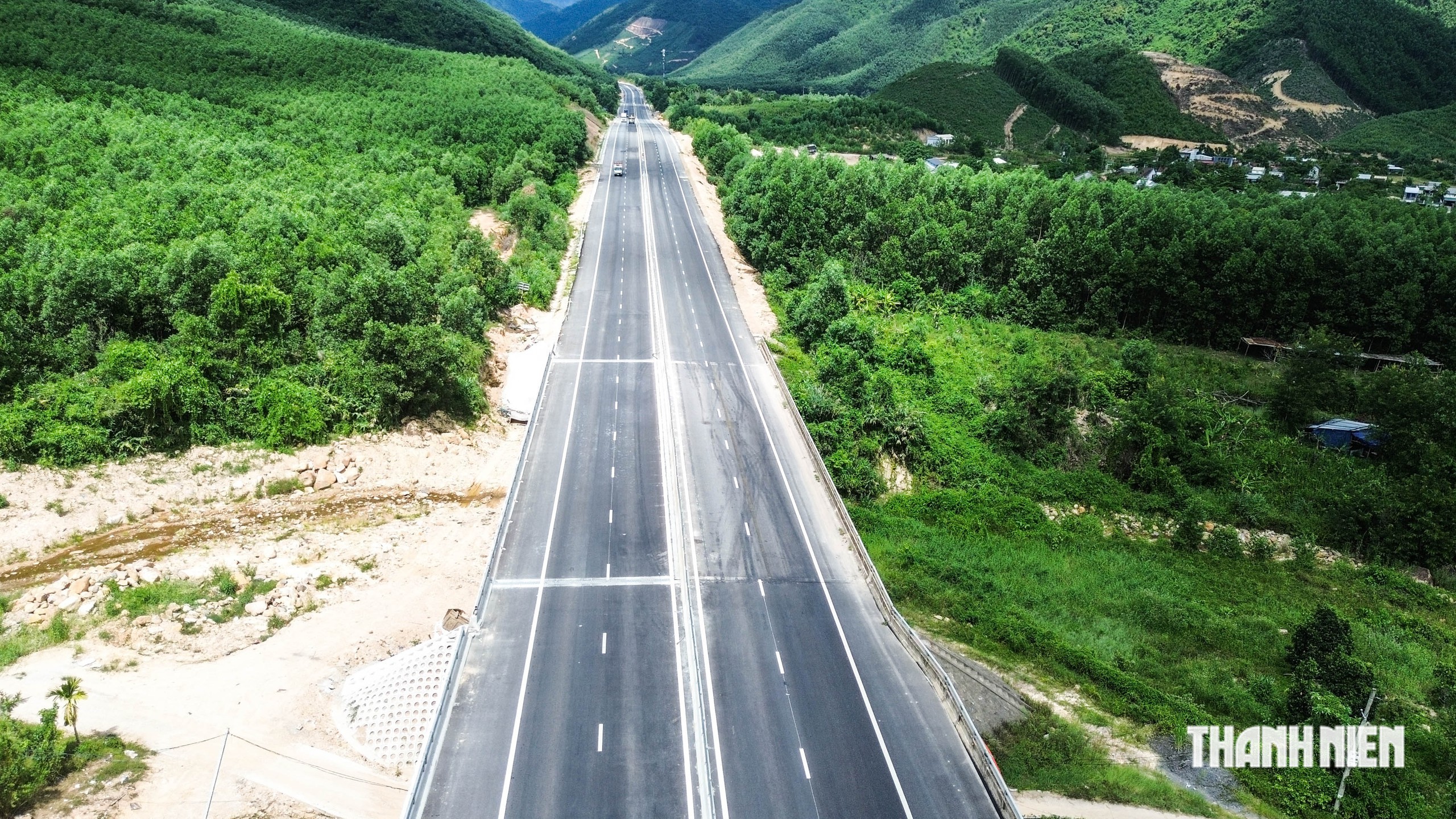 Cao tốc La Sơn - Hòa Liên: Vì sao tài xế không nên chạy quá 60 km/giờ?- Ảnh 6.