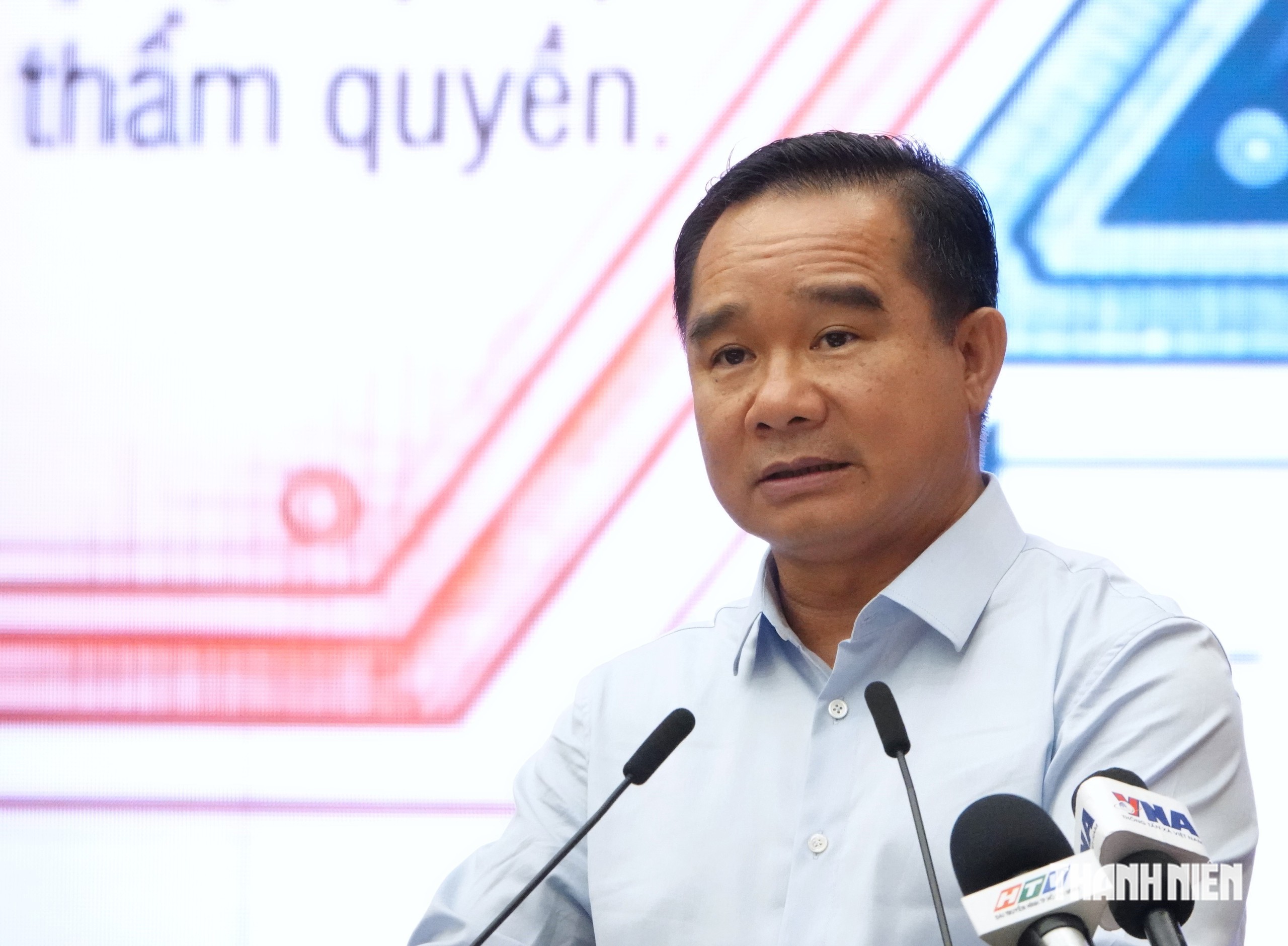 Bí thư TP.HCM: Không chấp nhận có luật vẫn đi hỏi ý kiến lòng vòng - Ảnh 3.
