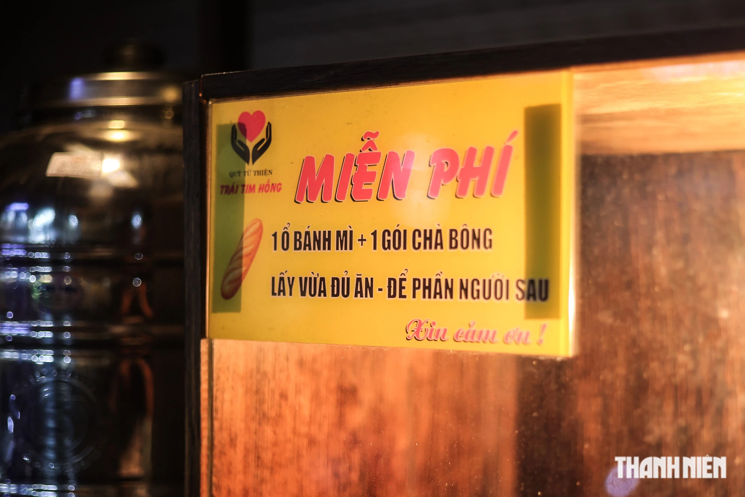 Bí mật sau xe bánh mì không người bán giữa trung tâm TP.HCM- Ảnh 10.