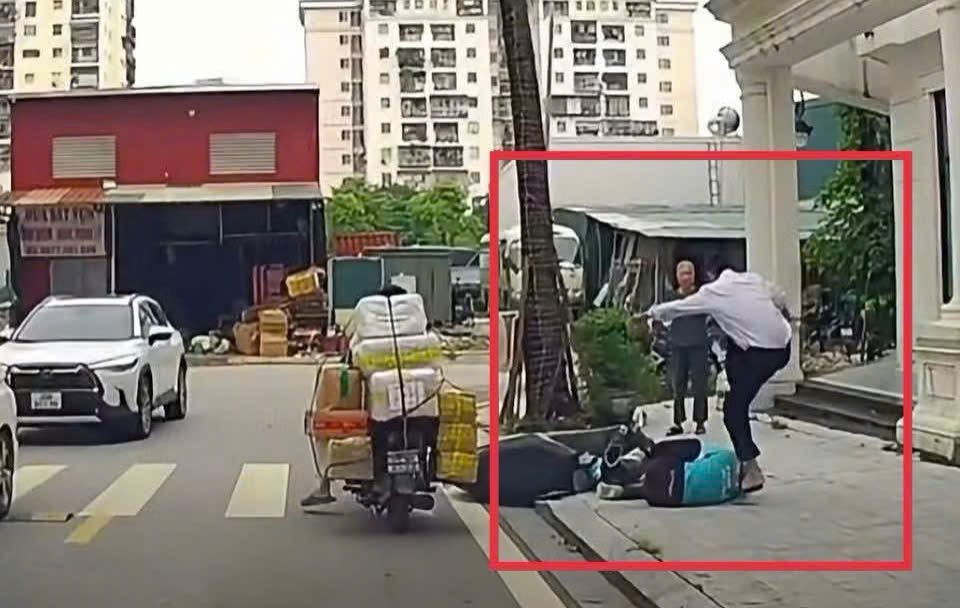 H&agrave; Nội: Bắt khẩn cấp nam bảo vệ h&agrave;nh hung t&agrave;i xế xe c&ocirc;ng nghệ- Ảnh 2.