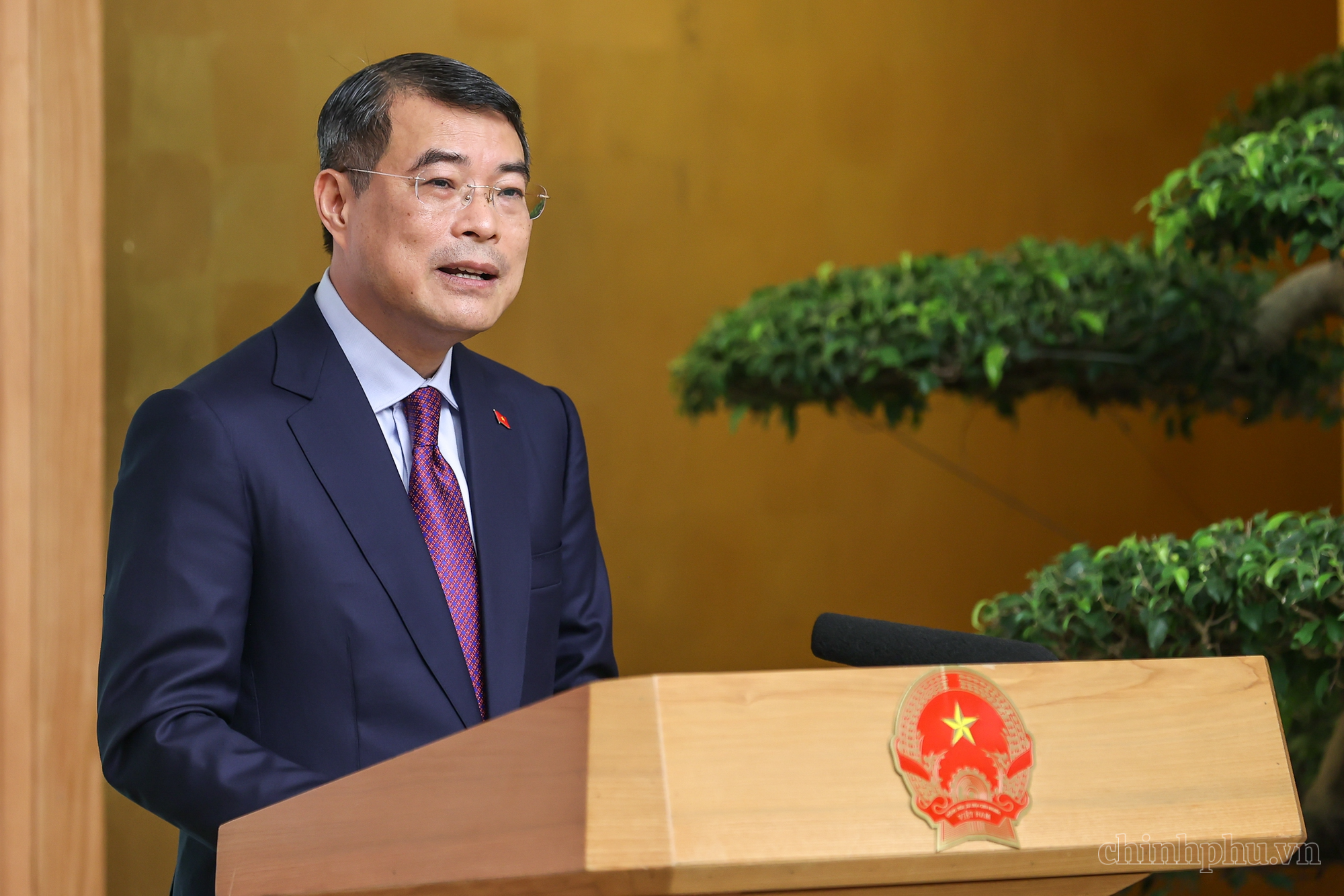 Thủ tướng: Thầy c&ocirc; dạy học sinh đầu ti&ecirc;n phải l&agrave; đạo đức, thượng t&ocirc;n ph&aacute;p luật- Ảnh 1.