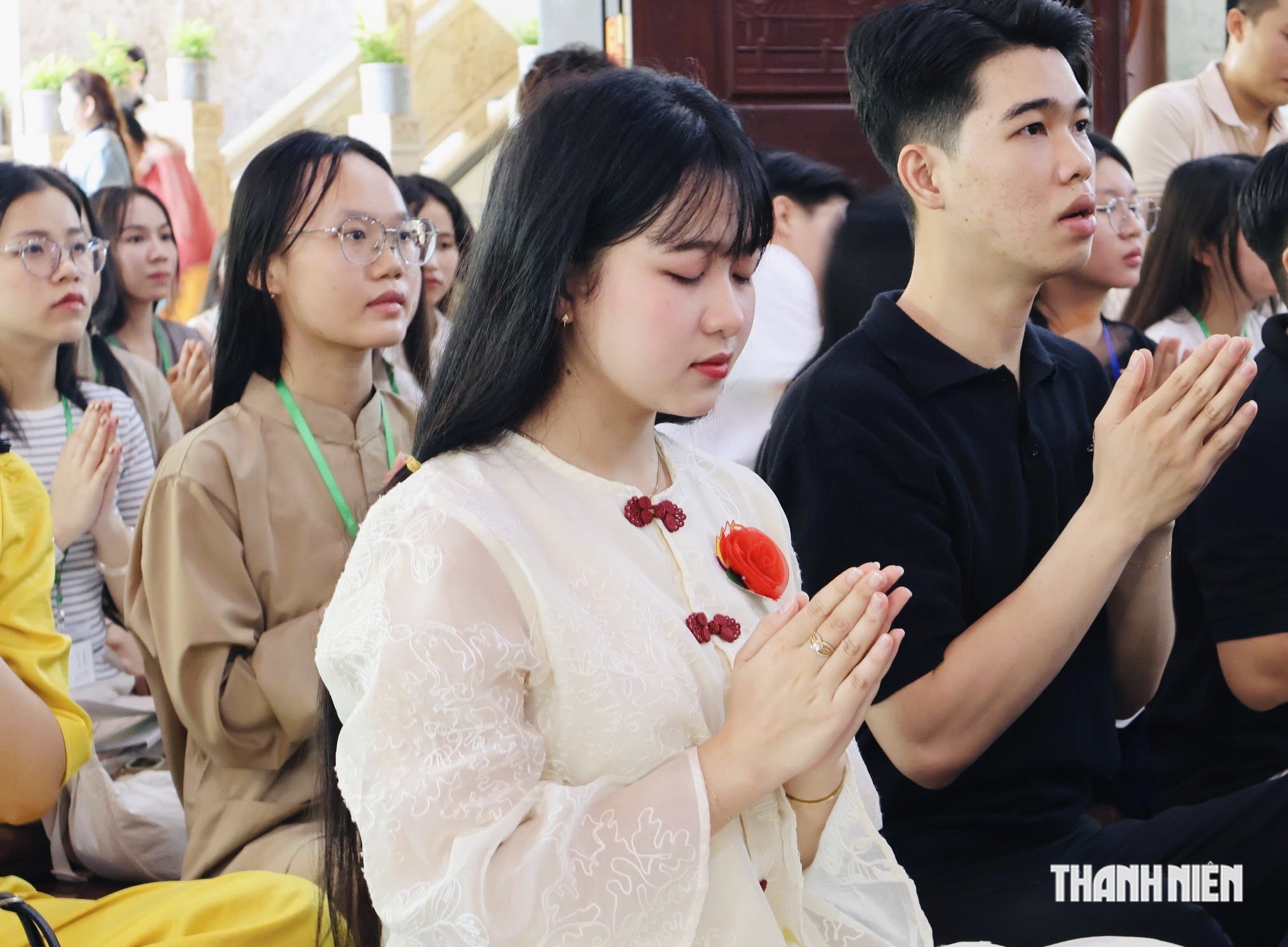 Mùa Vu Lan, về chùa Diệu Pháp ở TP.HCM hiến tóc và cầu nguyện- Ảnh 2.