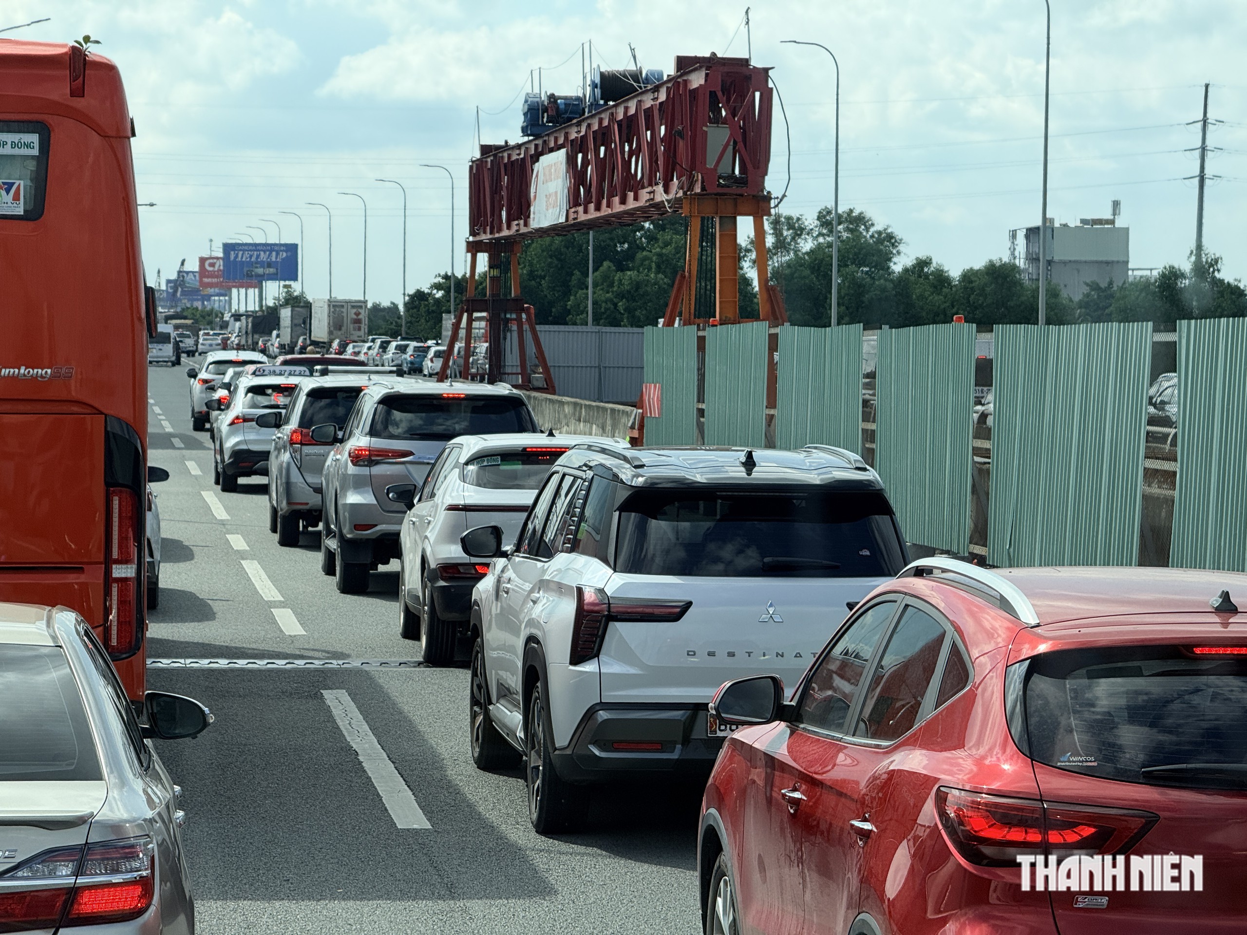 Nghỉ lễ 2.9: Cao tốc TP.HCM - Long Thành quá tải, đi Vũng Tàu thế nào? - Ảnh 2.