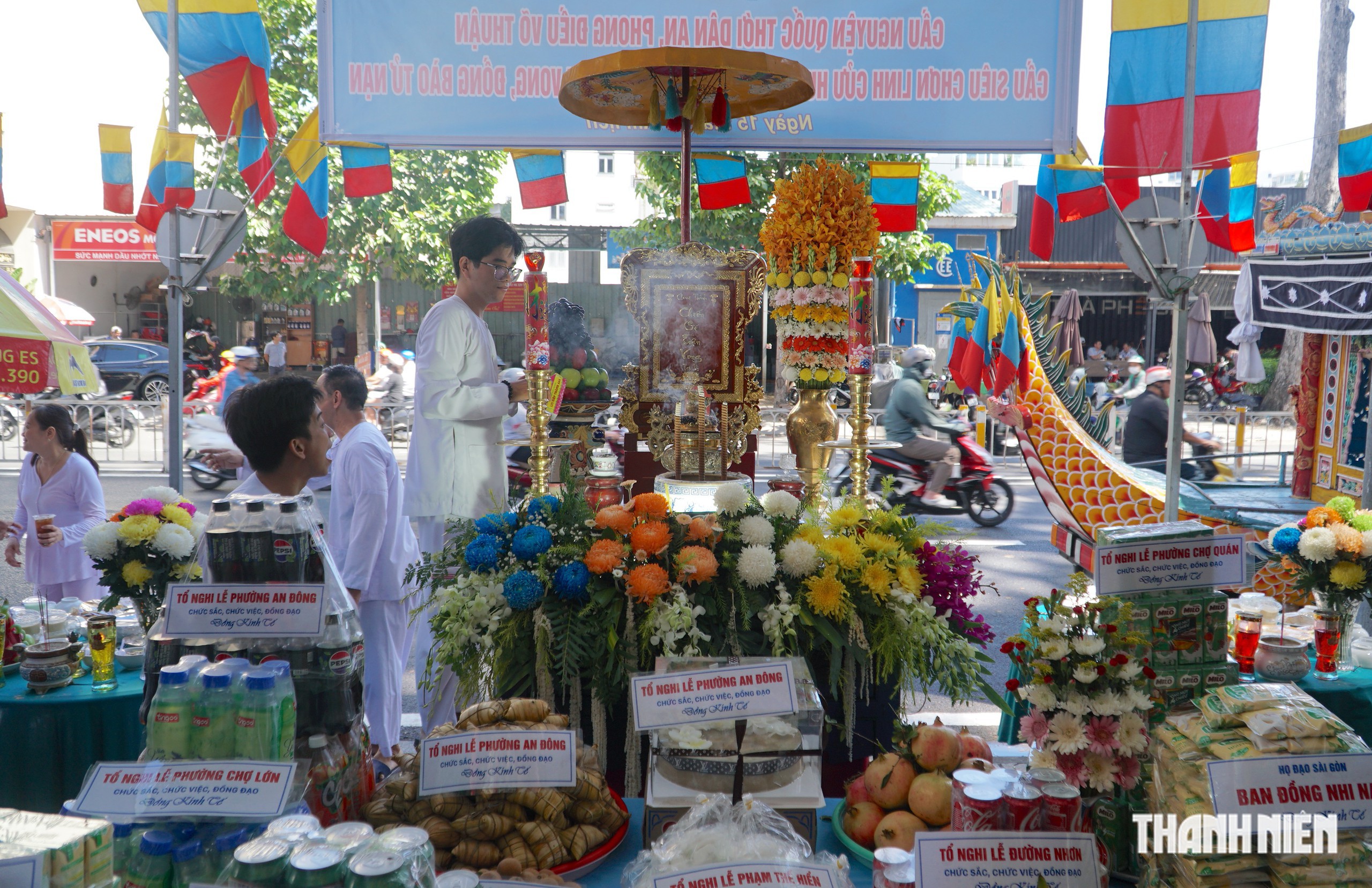 Rằm tháng 7, hàng trăm người Cao Đài về Thánh thất Sài Gòn dự lễ Trung Ngươn - Ảnh 13.